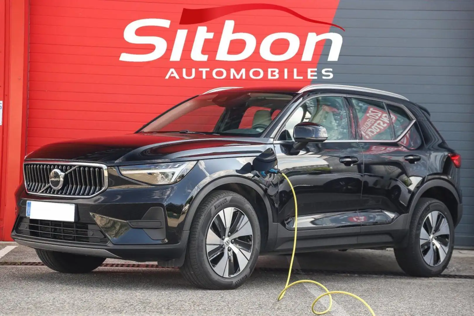 Volvo XC40 T5 Recharge 180%2B82 DCT 7 Start CUIR BLANC CAMERA Noir - 1