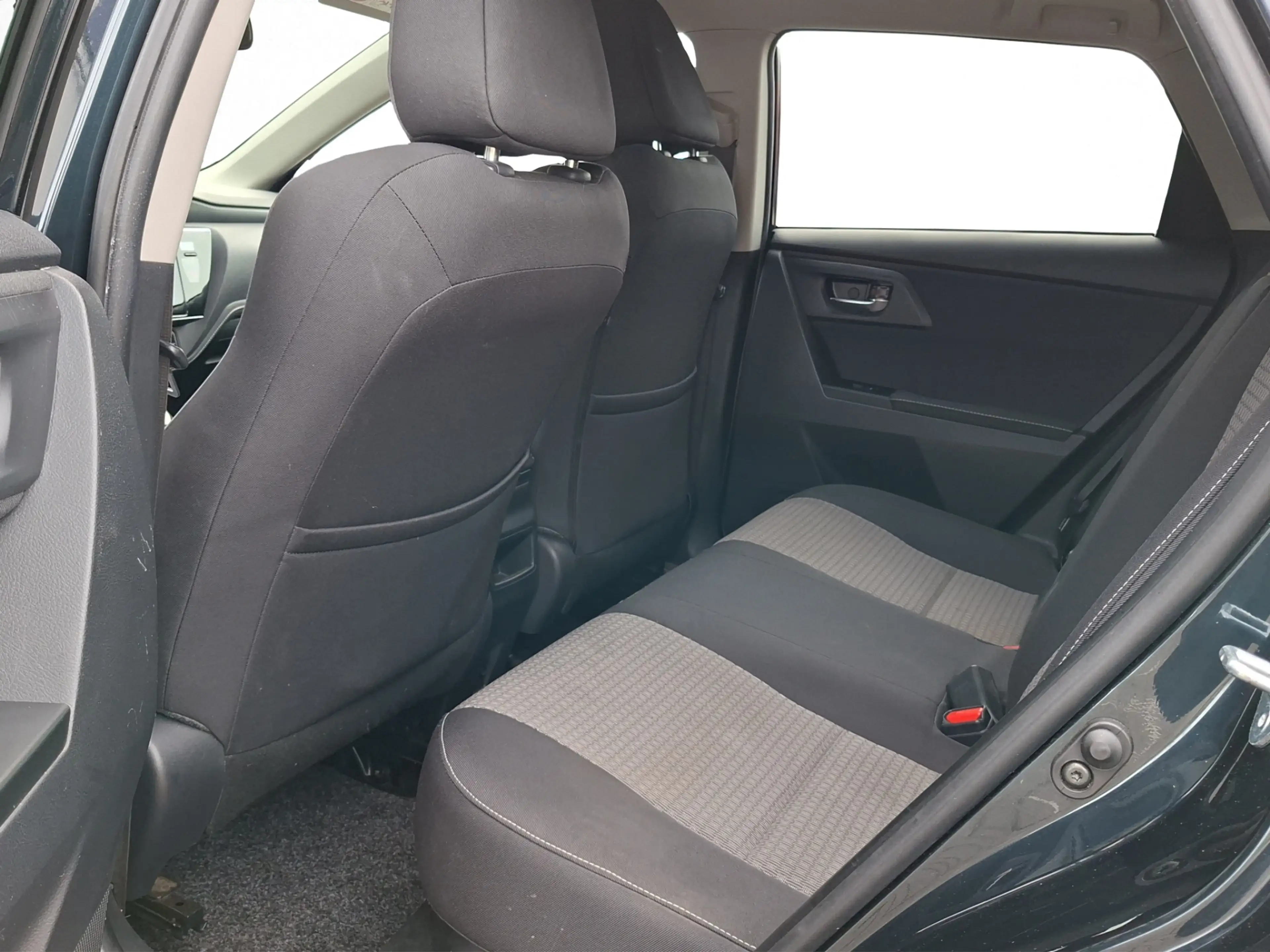Toyota Auris 1.8 Hybrid Dynamic Go | Navigatie | Camera | Trekh — photo 13