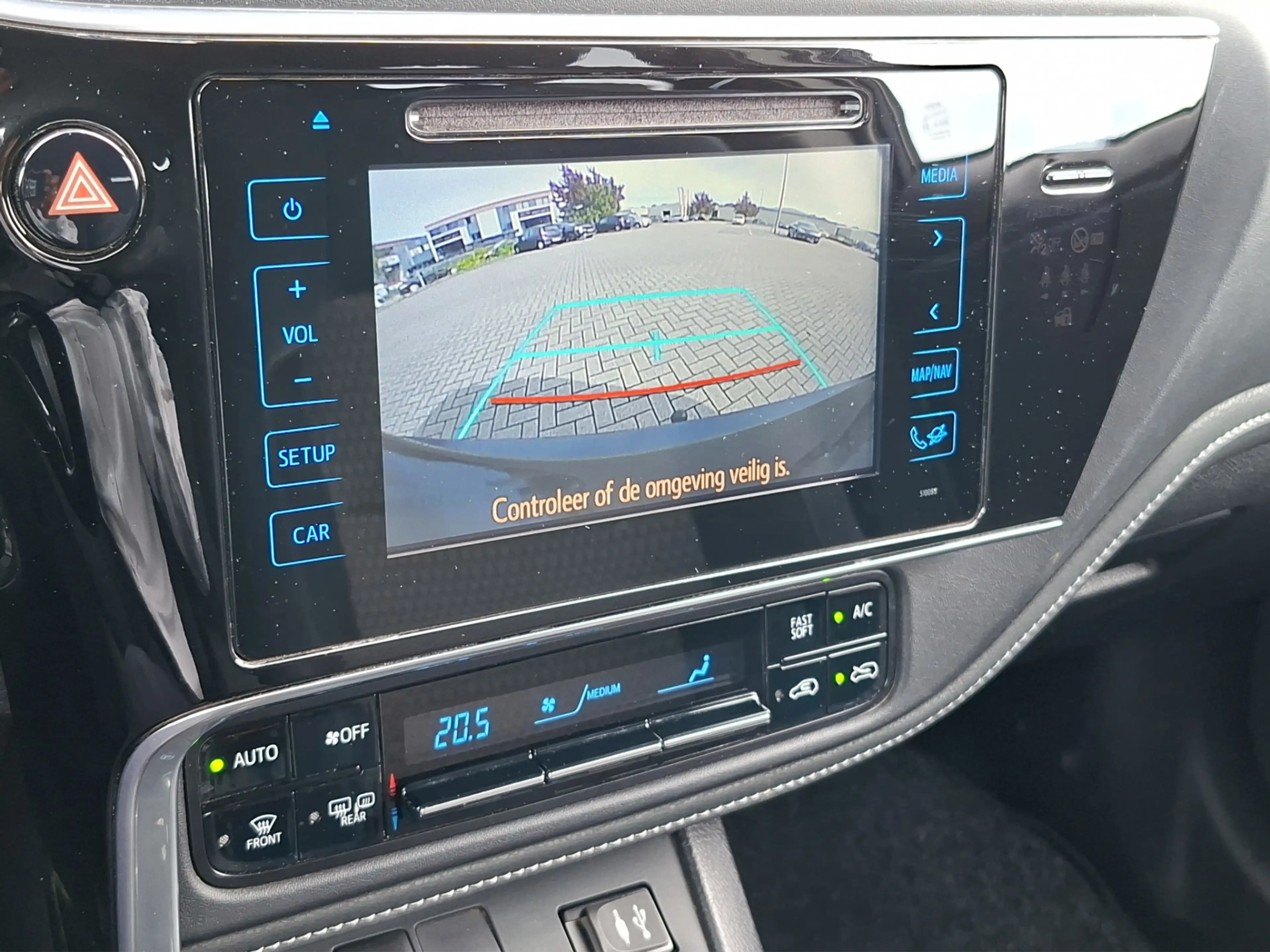 Toyota Auris 1.8 Hybrid Dynamic Go | Navigatie | Camera | Trekh — photo 15
