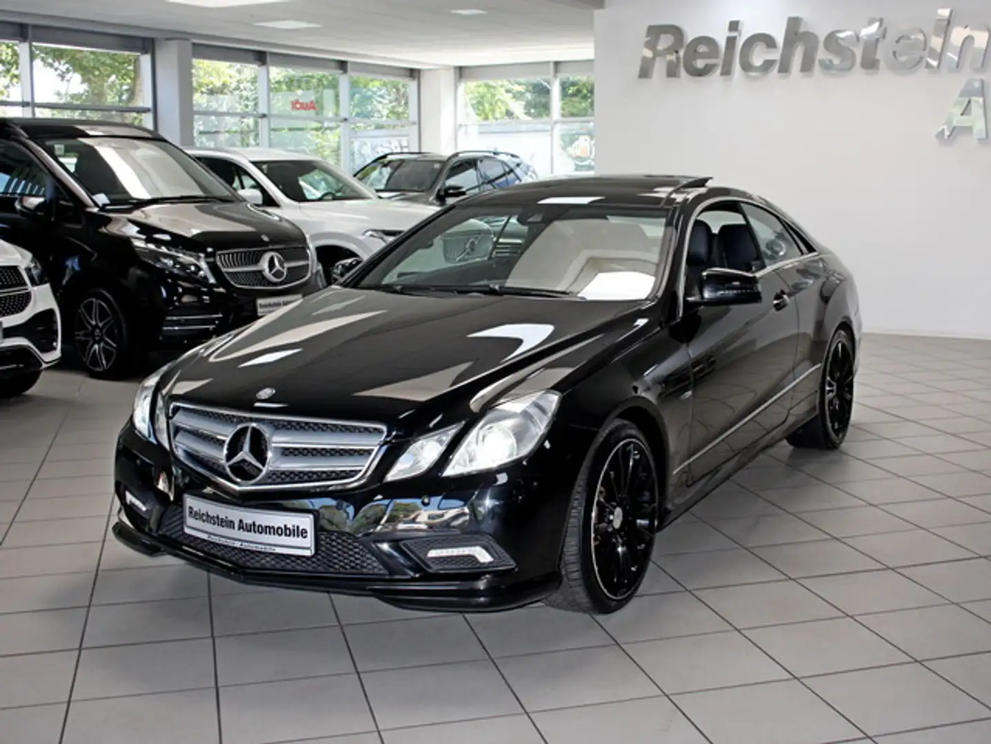 Mercedes-Benz E 350 CGI AMG COUPE LEDER SITZKLIMA PANO COMAND Schwarz - 2