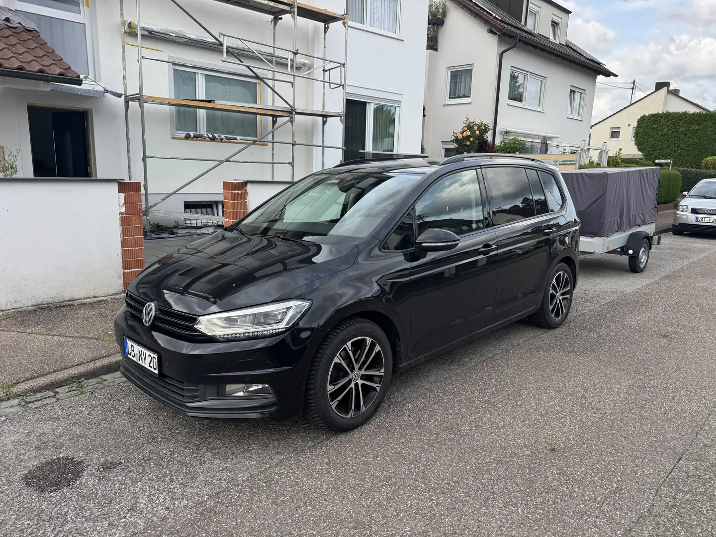 Volkswagen Touran Gepflegter Touran 2.0 TDI DSG Schwarz - 2