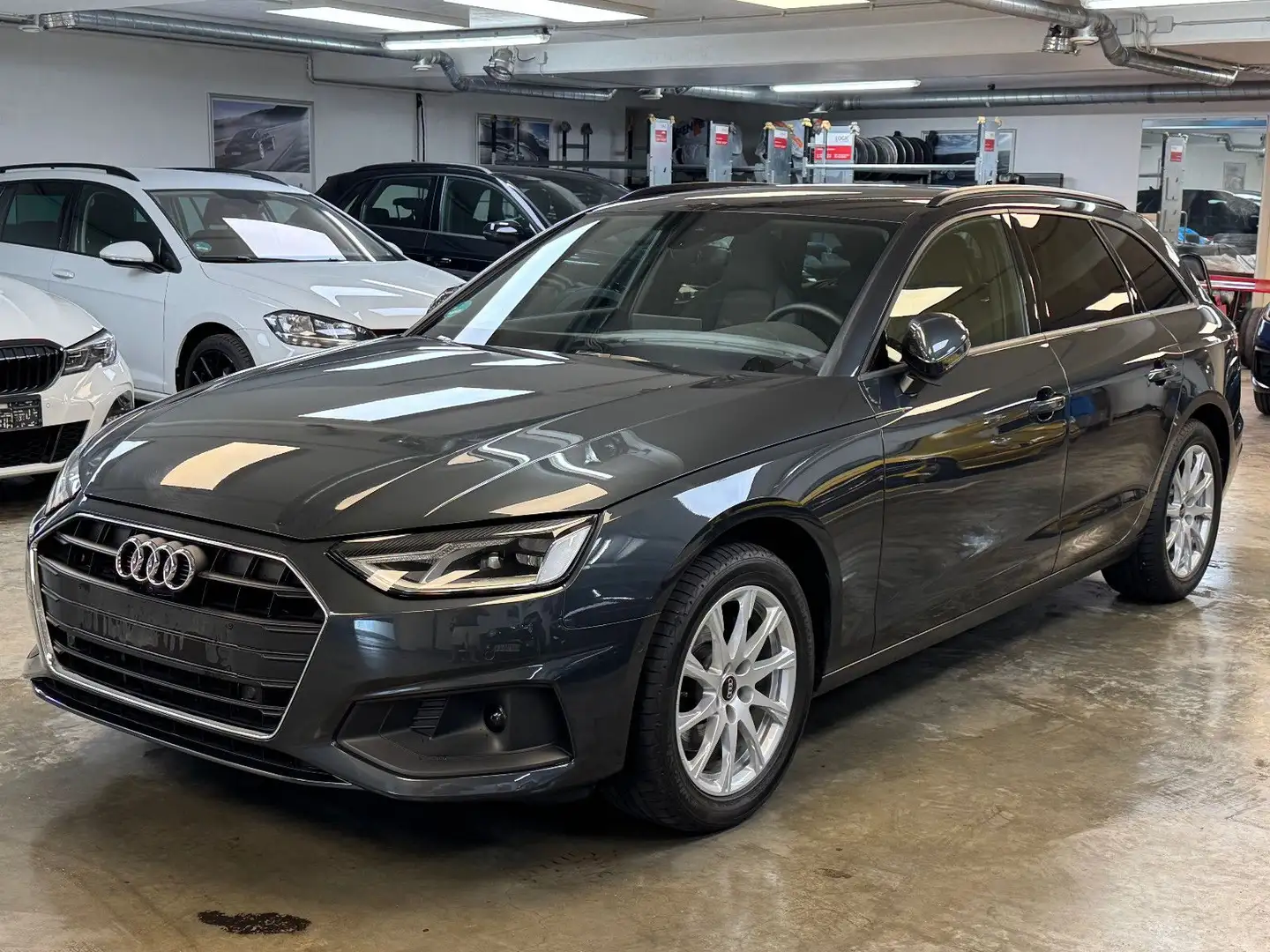 Audi A4 Avant 30 TDI S-Line Mildhybrid,Teilleder,AHK, Gris - 1