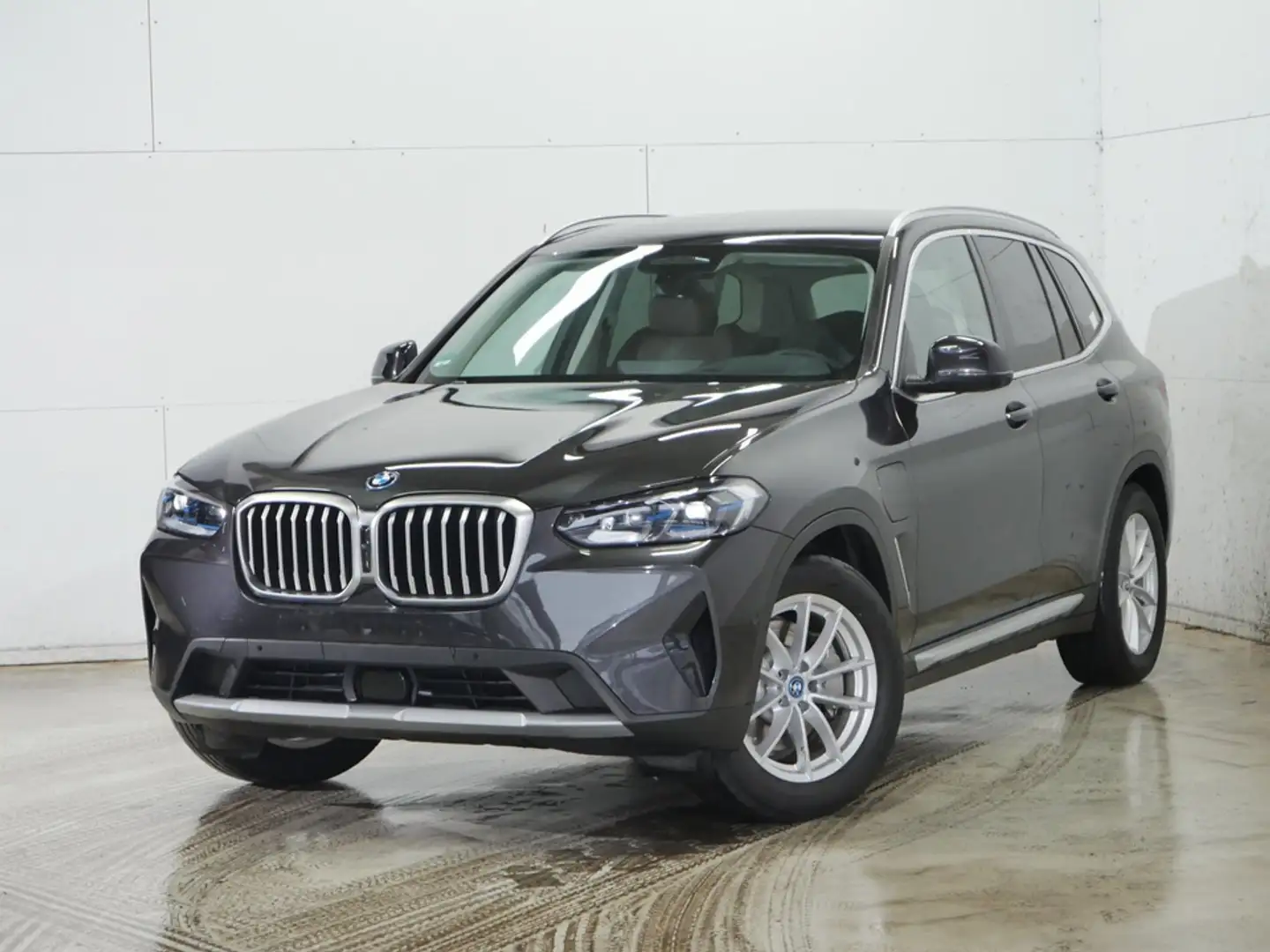 BMW X3 xDrive30e AT Innovationsp. Aut. EDC Klimaaut. Grau - 2