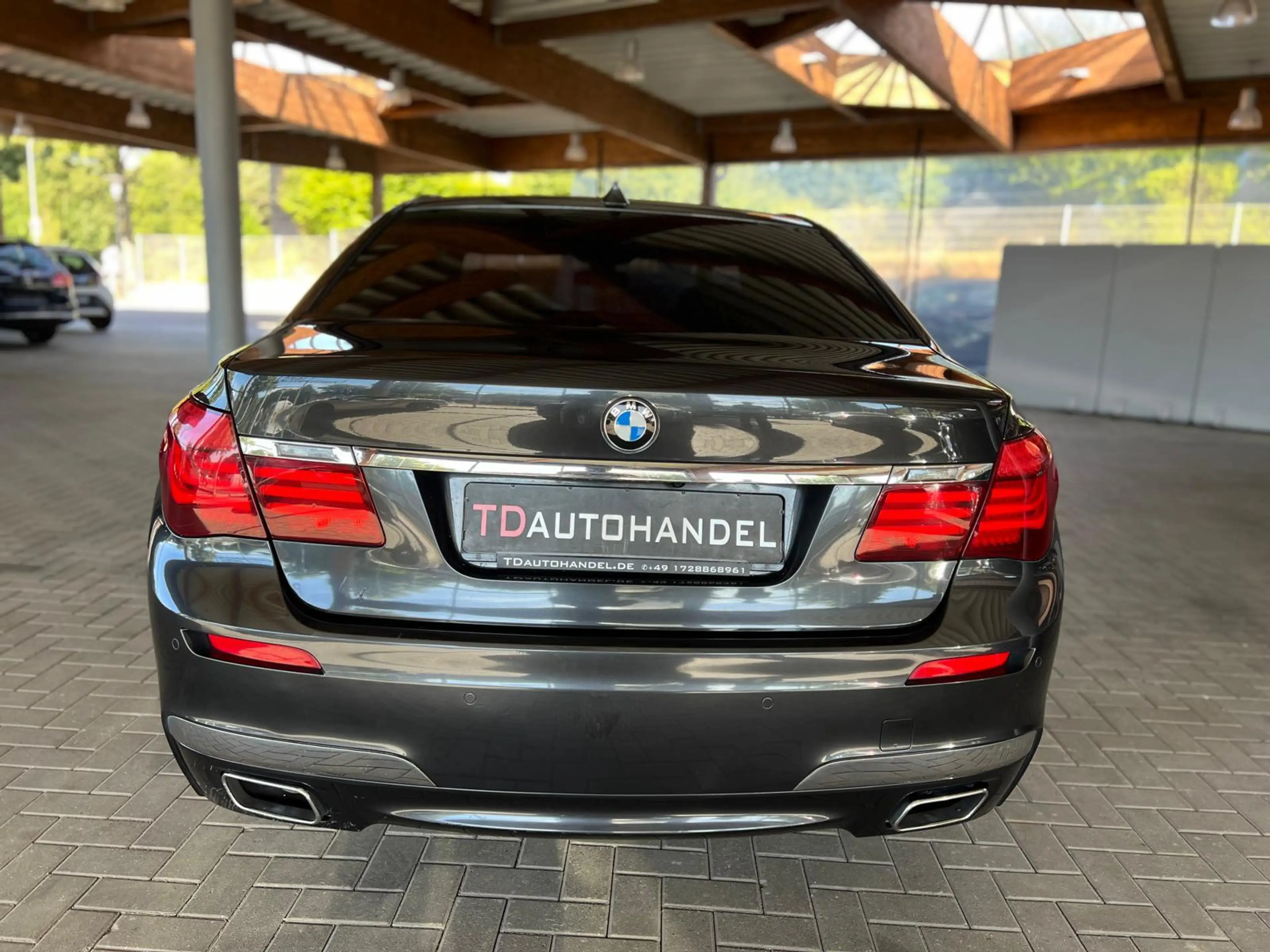 BMW 740 d xDrive BMW 740 d L Allrad Facelift Xenon Sportsi — photo 6
