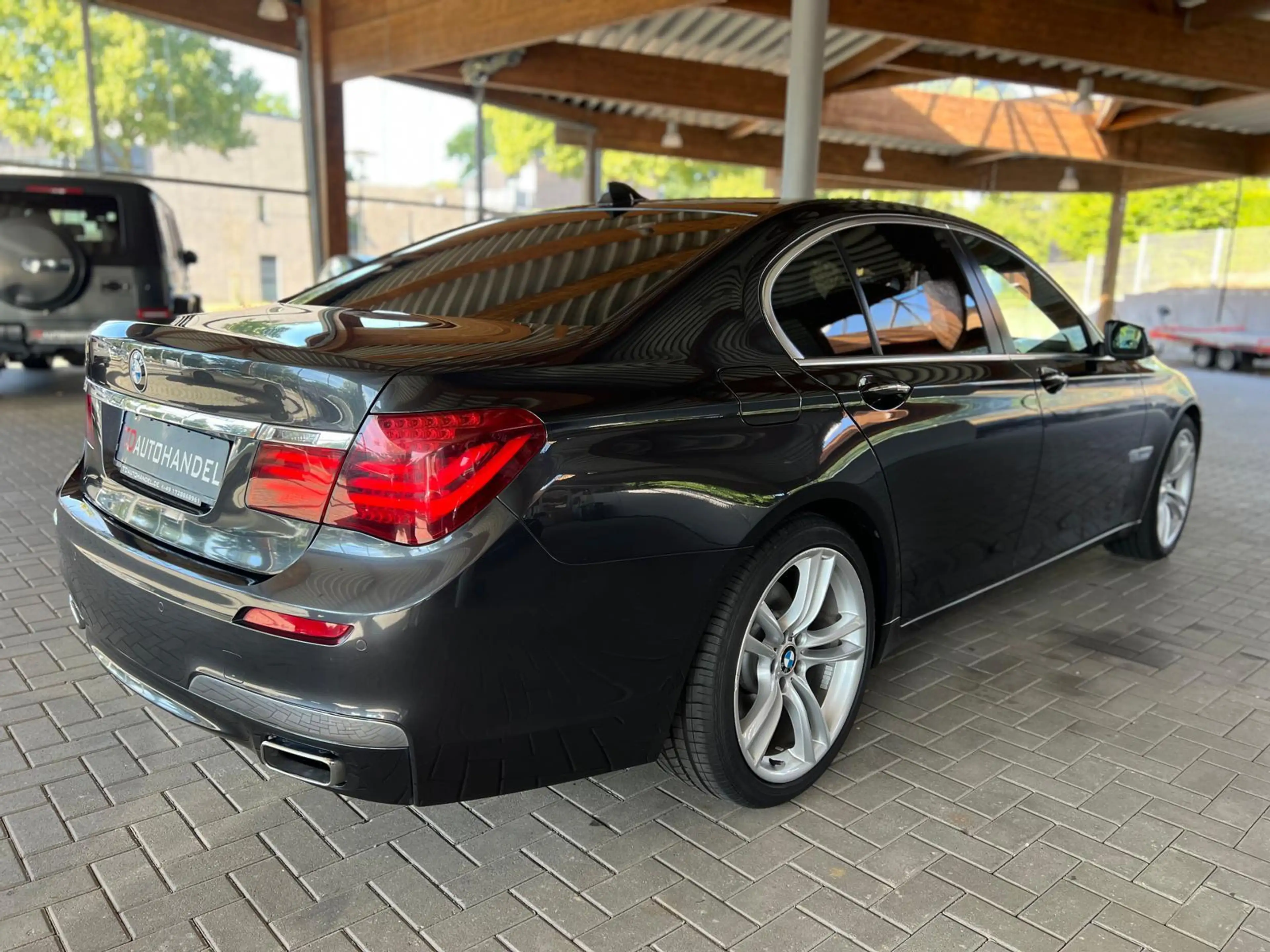 BMW 740 d xDrive BMW 740 d L Allrad Facelift Xenon Sportsi — photo 5