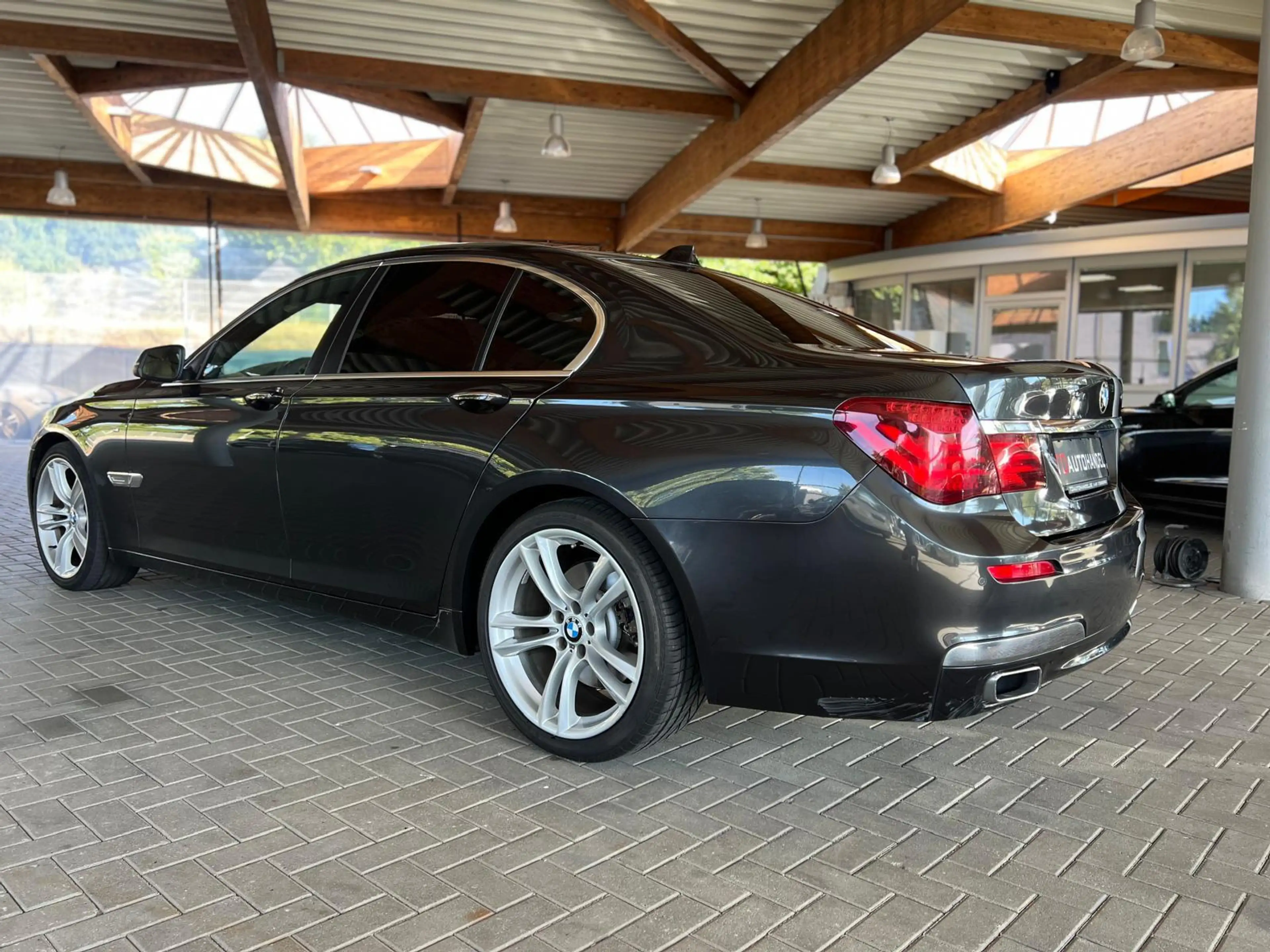 BMW 740 d xDrive BMW 740 d L Allrad Facelift Xenon Sportsi — photo 7