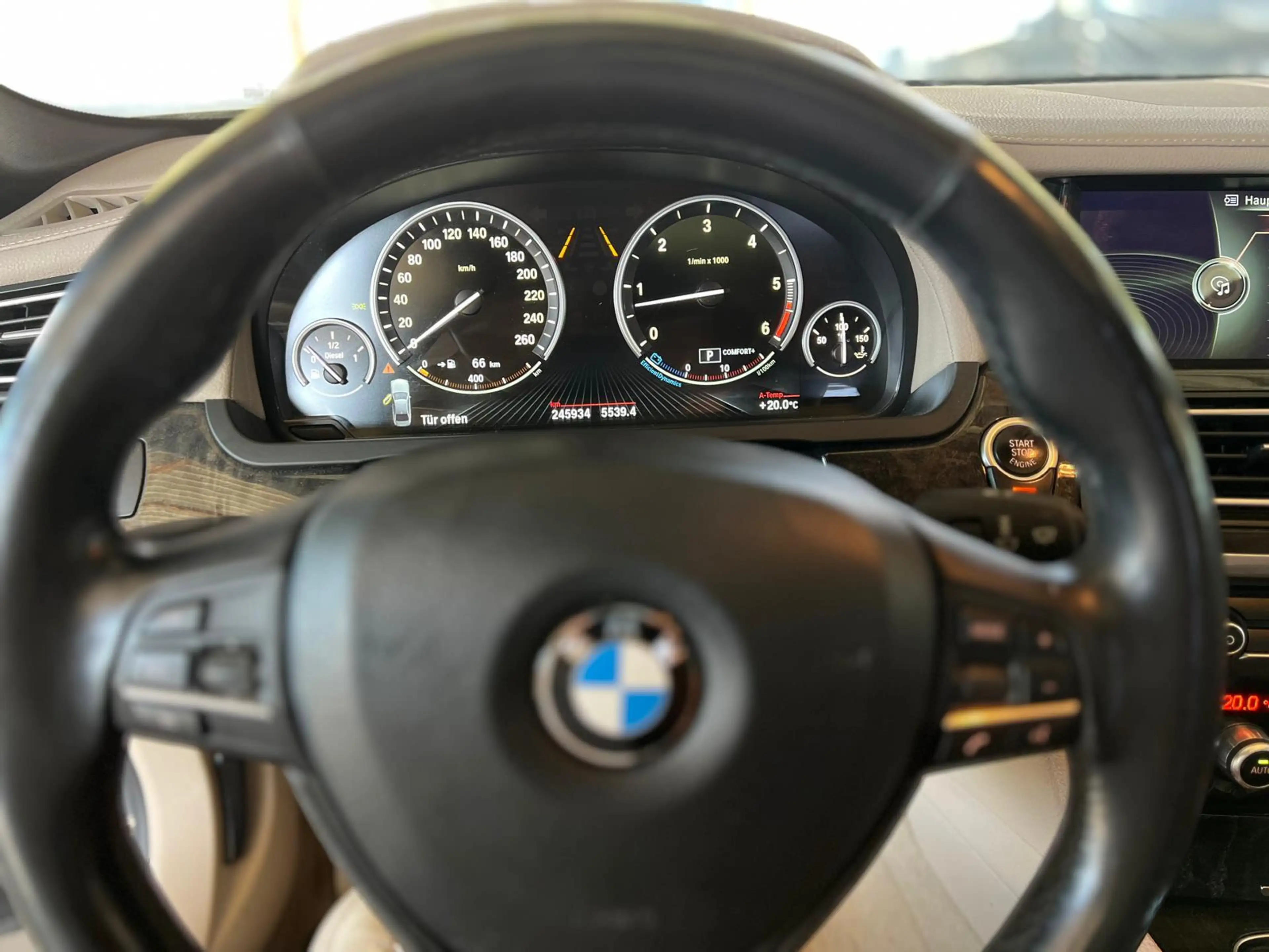 BMW 740 d xDrive BMW 740 d L Allrad Facelift Xenon Sportsi — photo 15