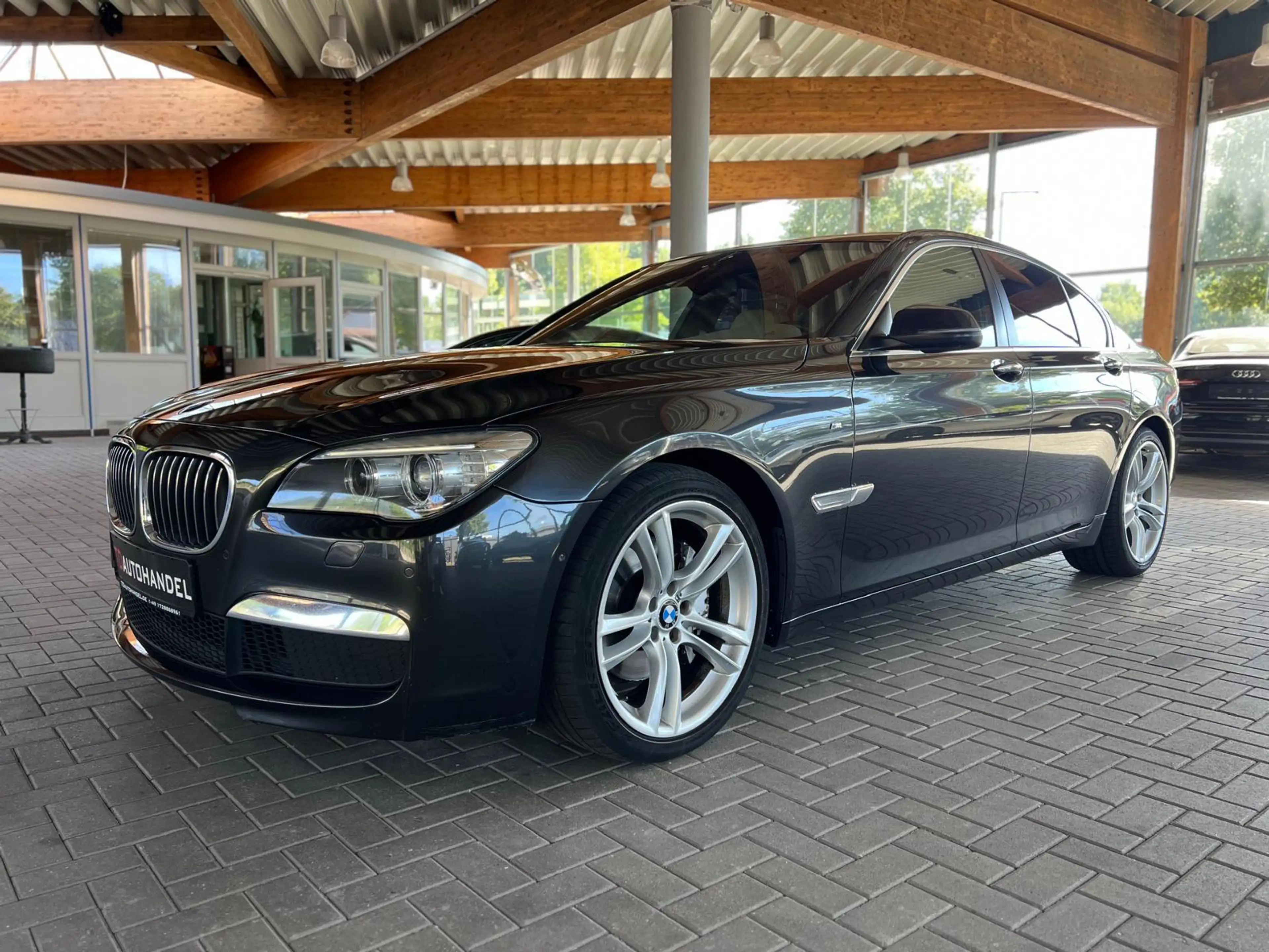 BMW 740 d xDrive BMW 740 d L Allrad Facelift Xenon Sportsi