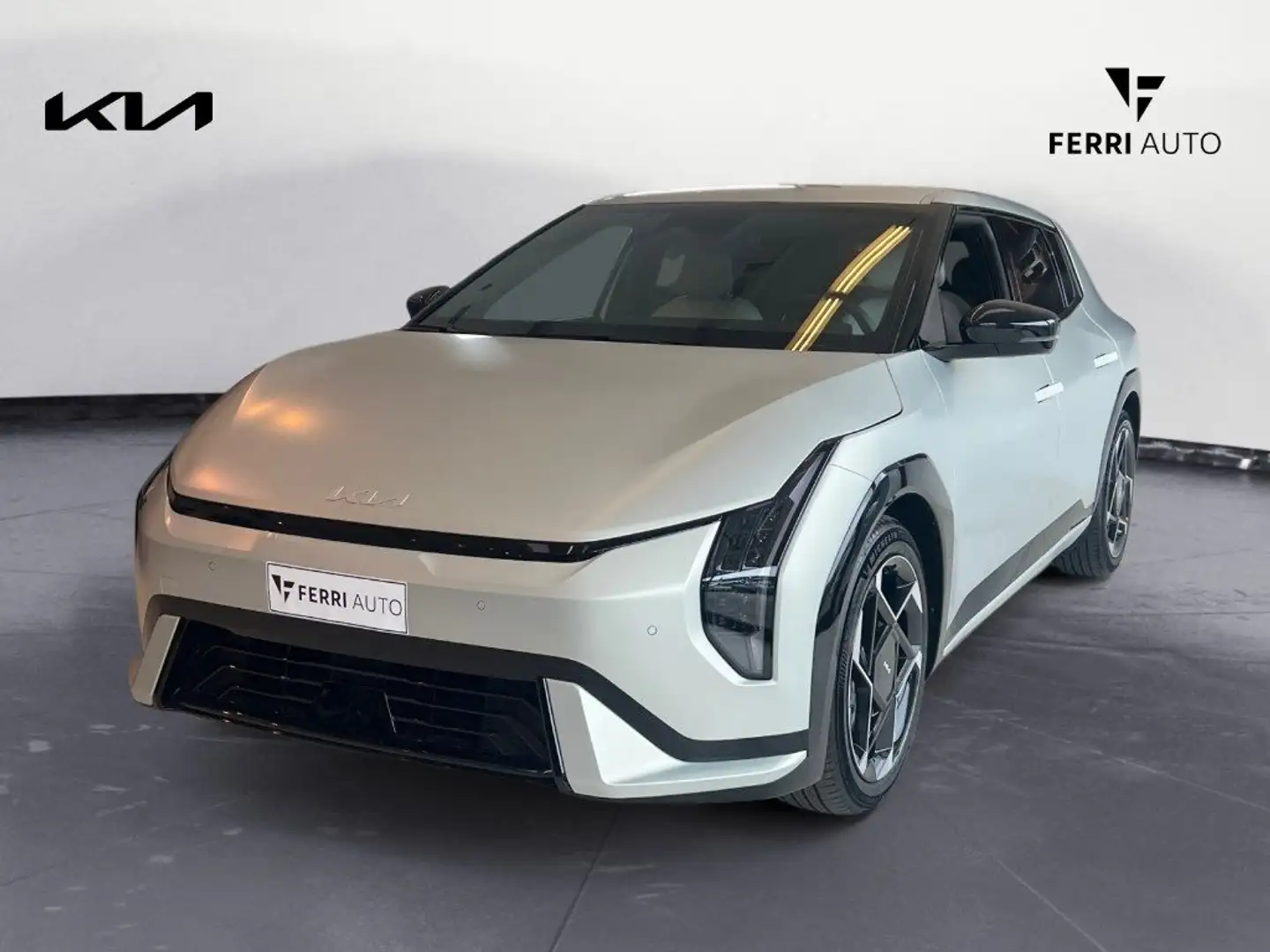Kia EV4 81.4 kWh Long range GT-line Argento - 1
