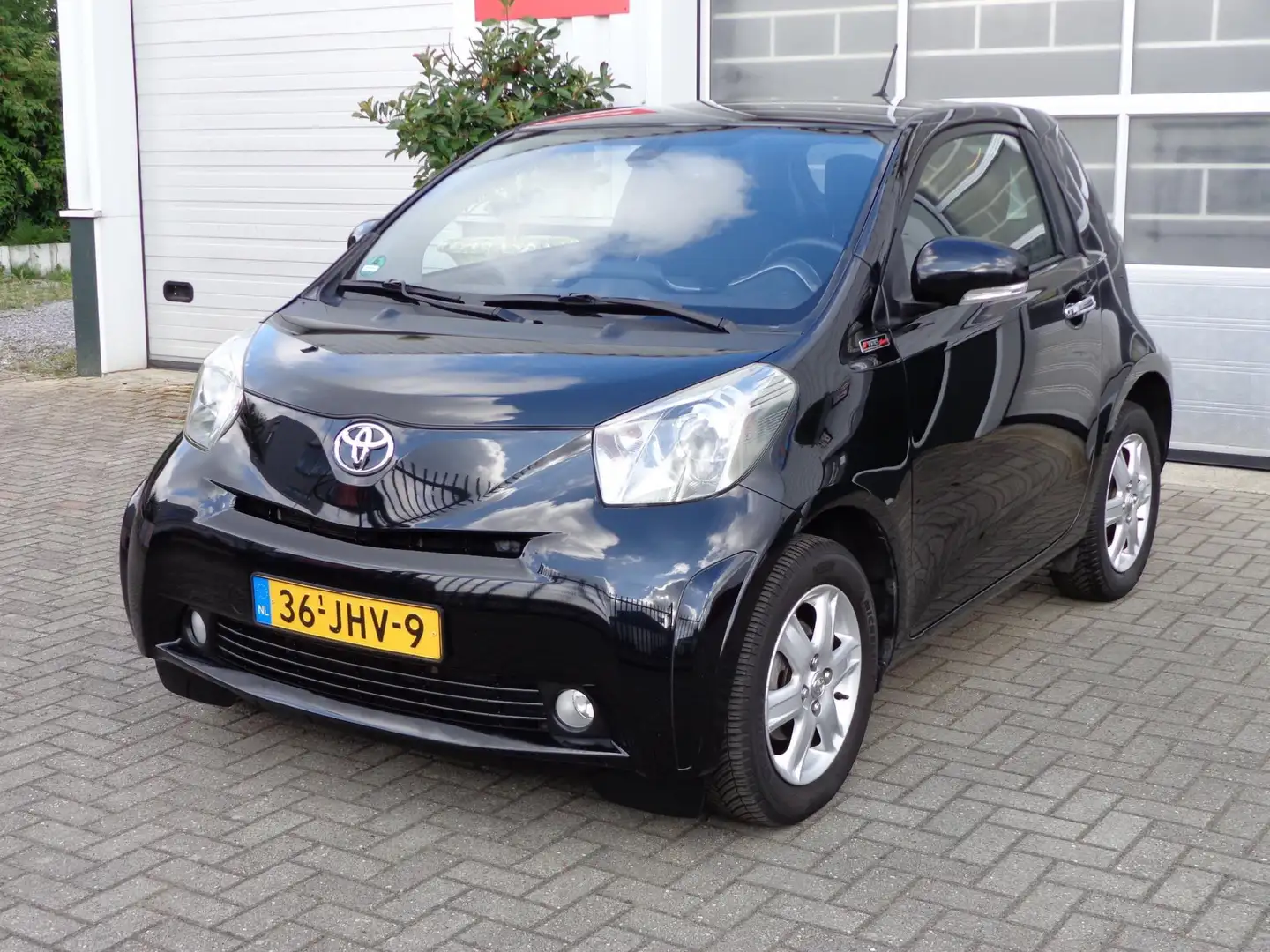 Toyota iQ 1.0 VVTi Aspiration AUTOMAAT ,Climate control,Park Zwart - 1