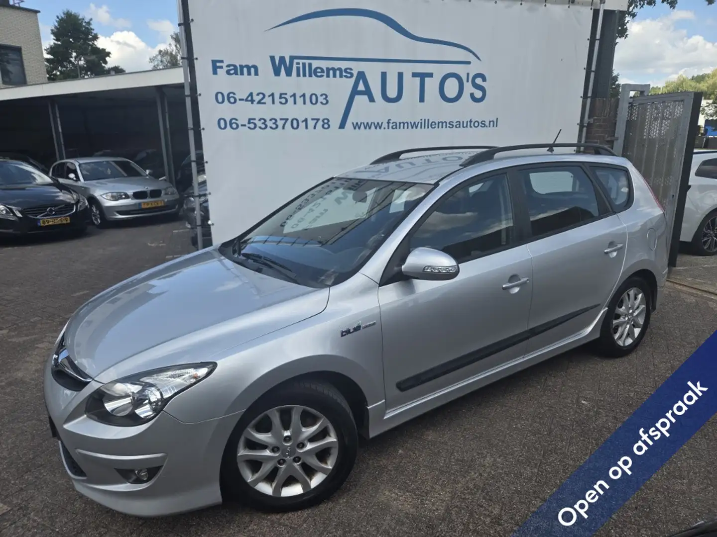 Hyundai i30 CW 1.4i i-Motion Grijs - 1