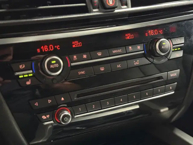 BMW X5 view 24