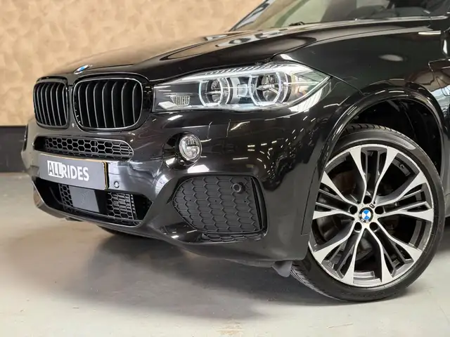 BMW X5 view 2