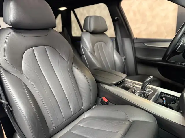 BMW X5 view 16