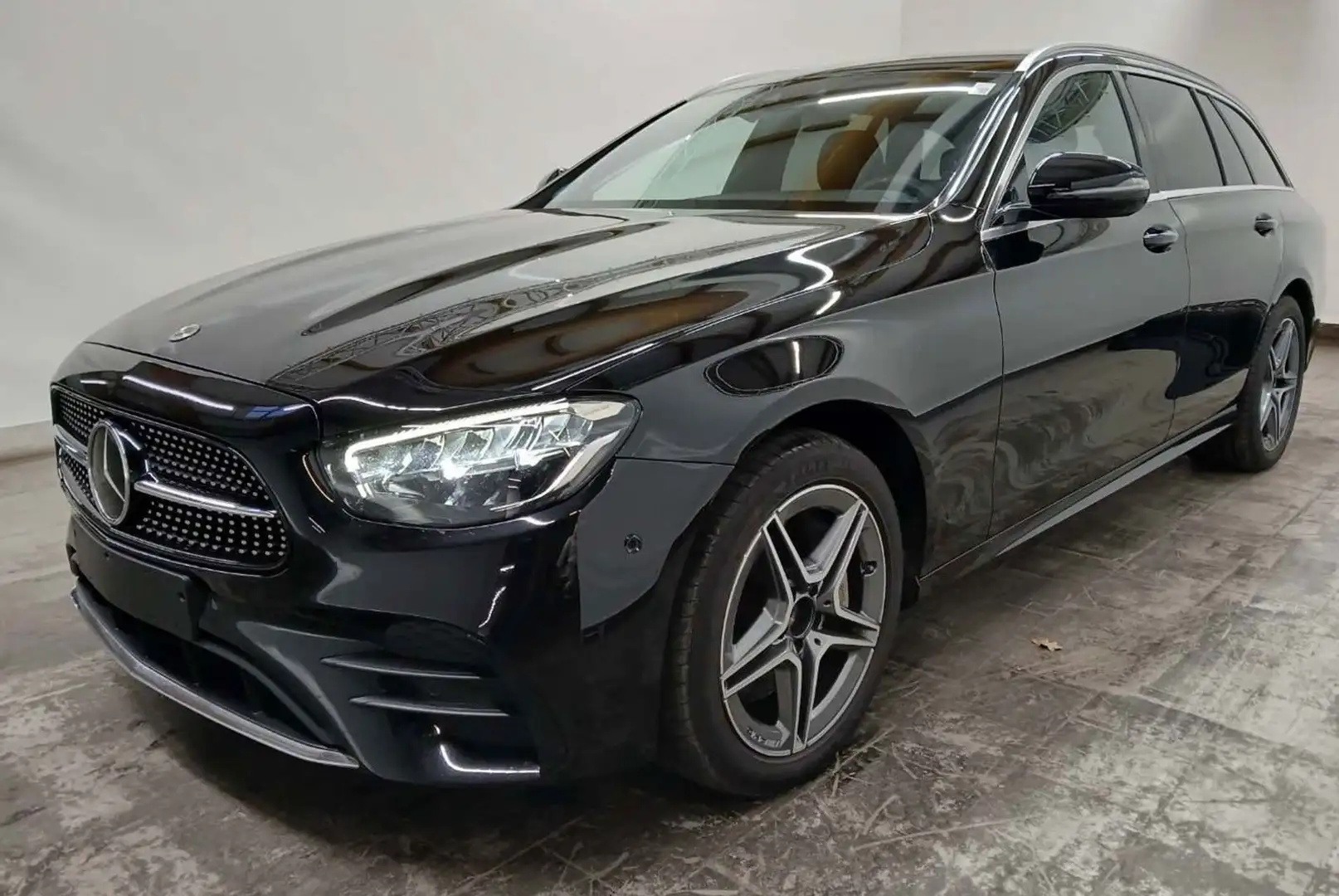 Mercedes-Benz E 300 de T 4MATIC AMG Distronic+Kamera+Navi+AHK Black - 2