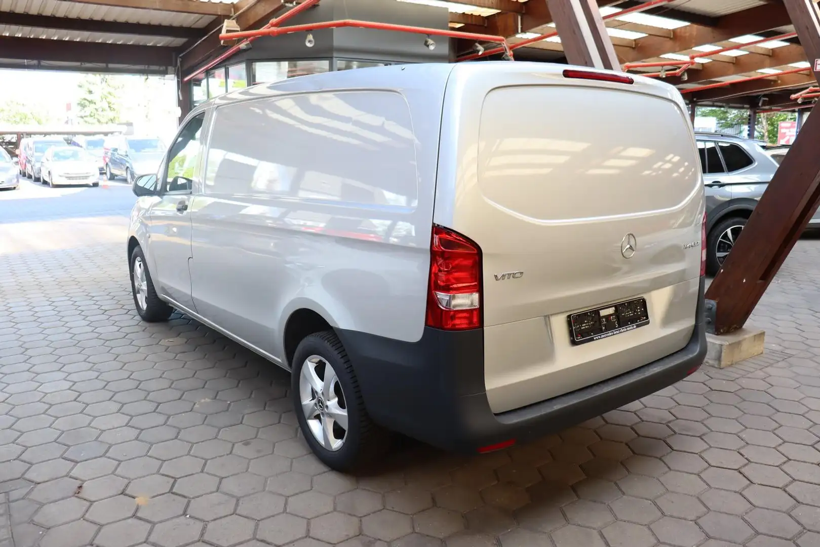 Mercedes-Benz Vito Kasten 114/116 CDI RWD lang Silber - 2