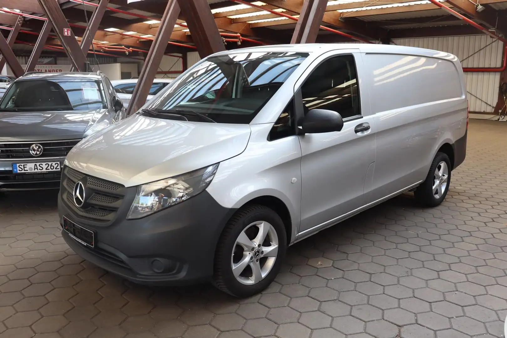 Mercedes-Benz Vito Kasten 114/116 CDI RWD lang Silber - 1