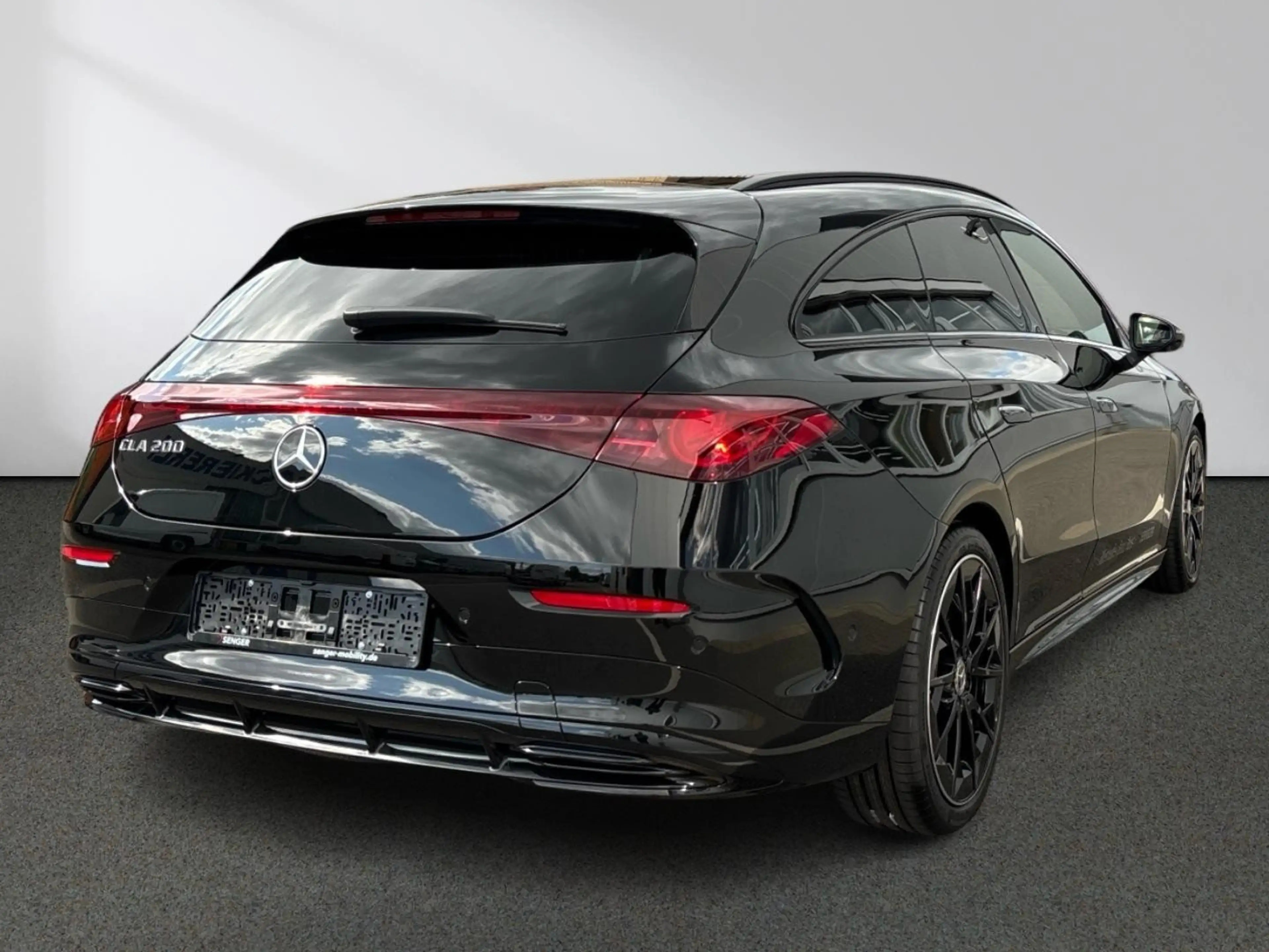 Mercedes-Benz CLA 200 SB AMG Night Pano 19" Totwinkel CarPlay — photo 4