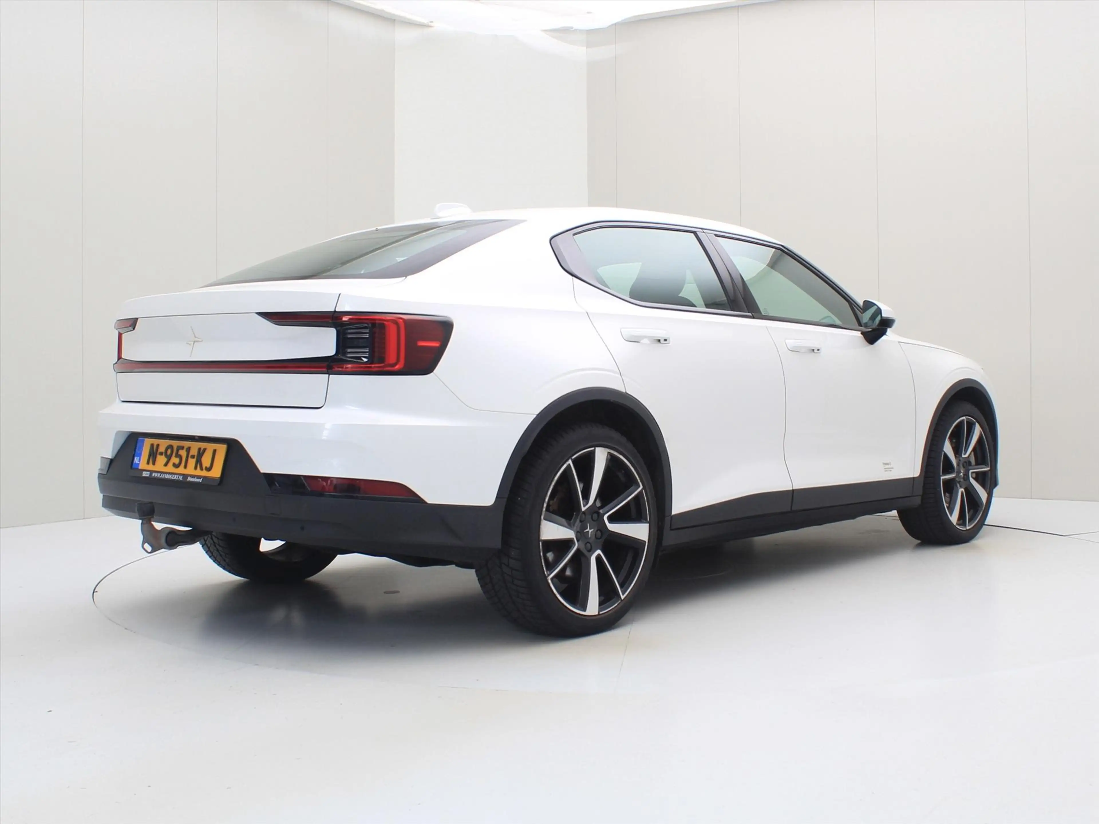Polestar 2 Long Range Single Motor 231PK 92.1% SoH [ TREKHAAK — photo 3