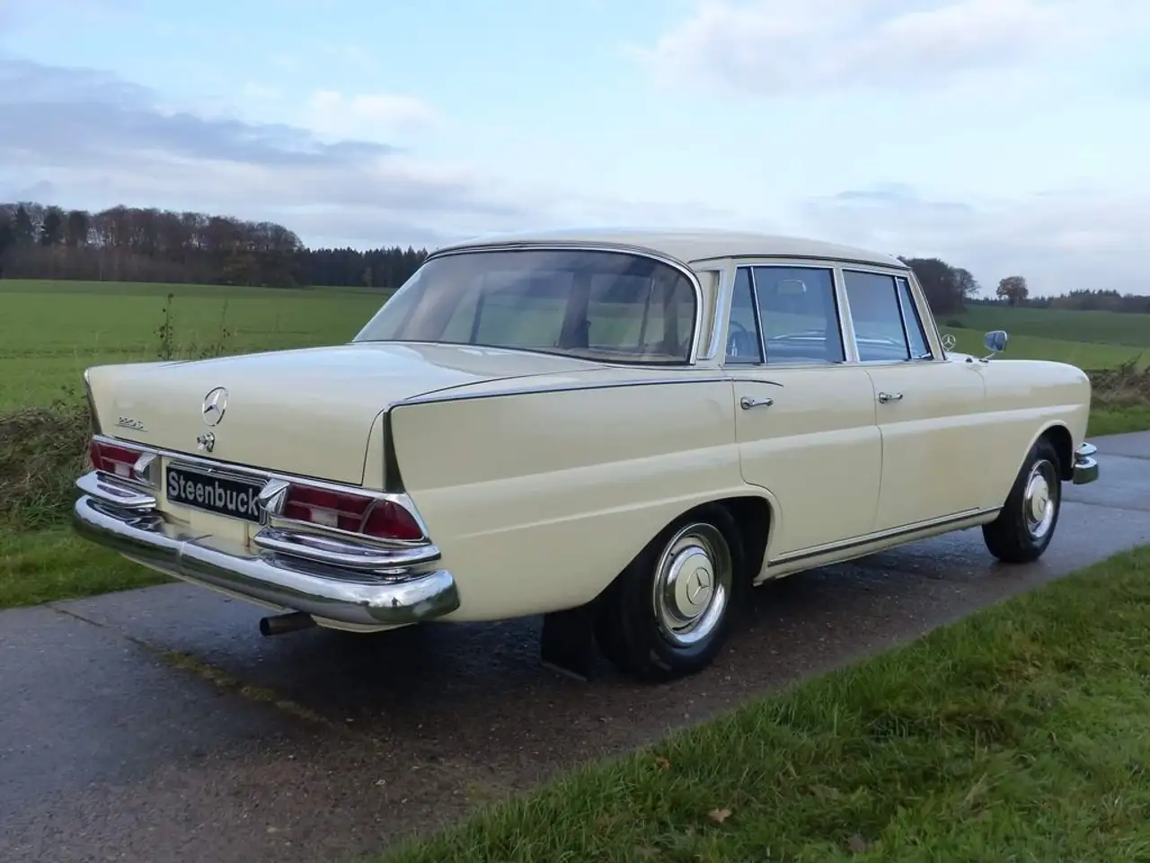 Mercedes-Benz 220 S b (W 111) - Baujahr 1965, foto 6