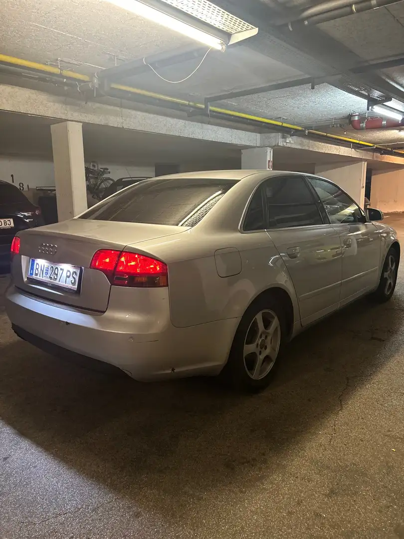 Audi A4 2,0 TDI Silber - 2