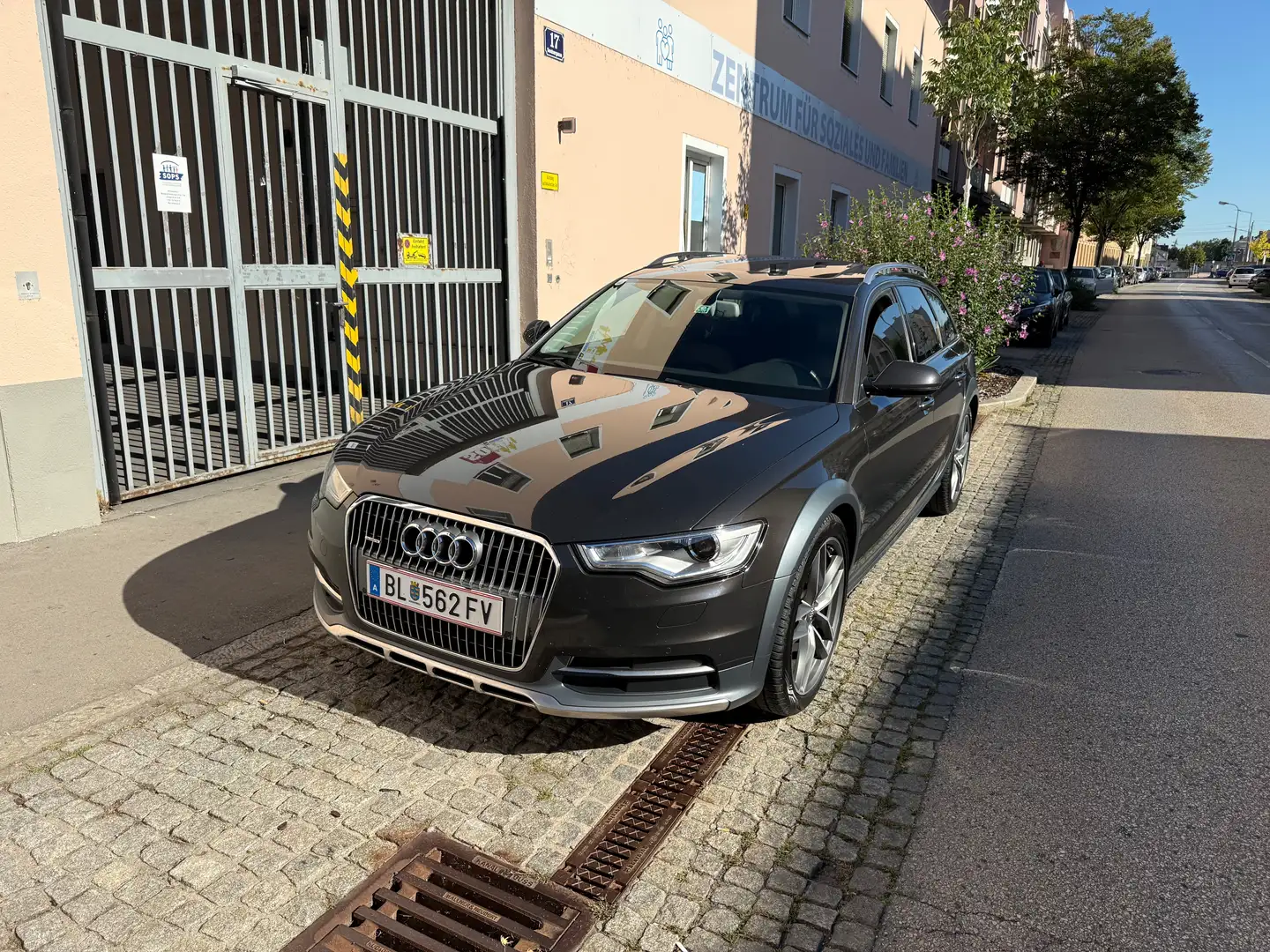 Audi A6 allroad A6 Allroad 3,0 TDI quattro S-tronic Grau - 2
