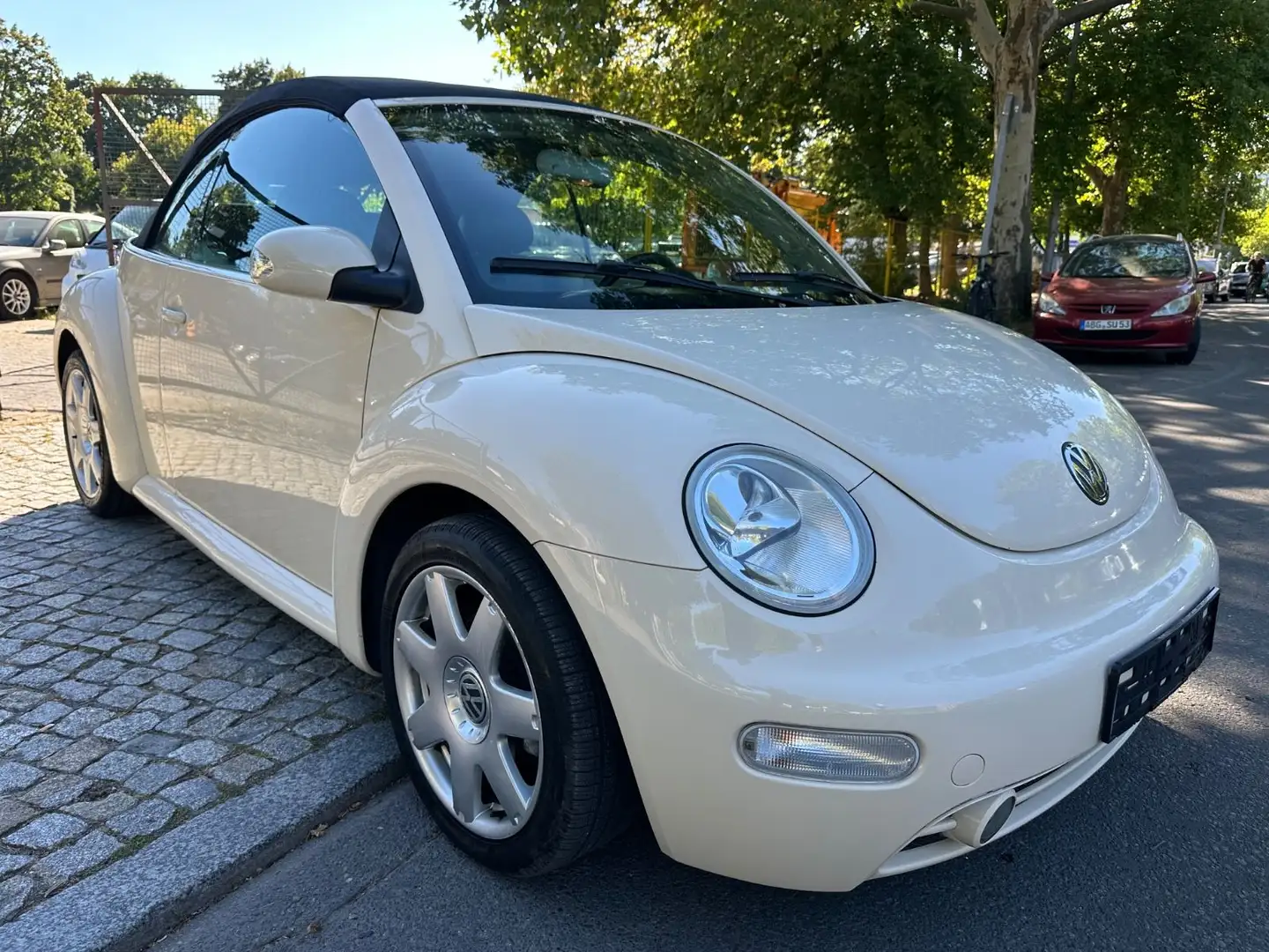 Volkswagen New Beetle Cabriolet 2.0 Highline* Top Zustand * Beige - 1