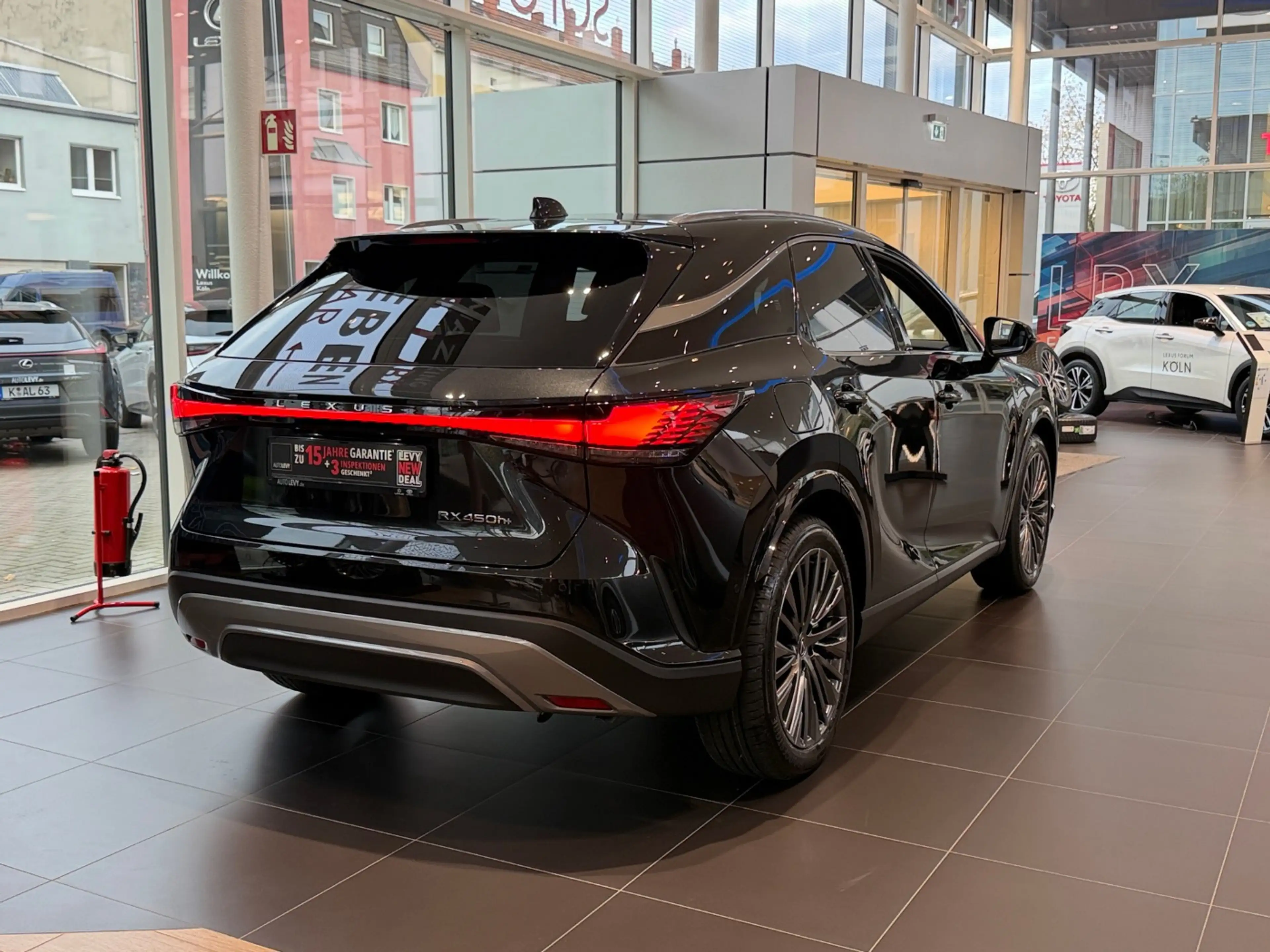 Lexus RX 450h + Plug-In +Panorama+Head-Up+Sitzbelüftung — photo 8