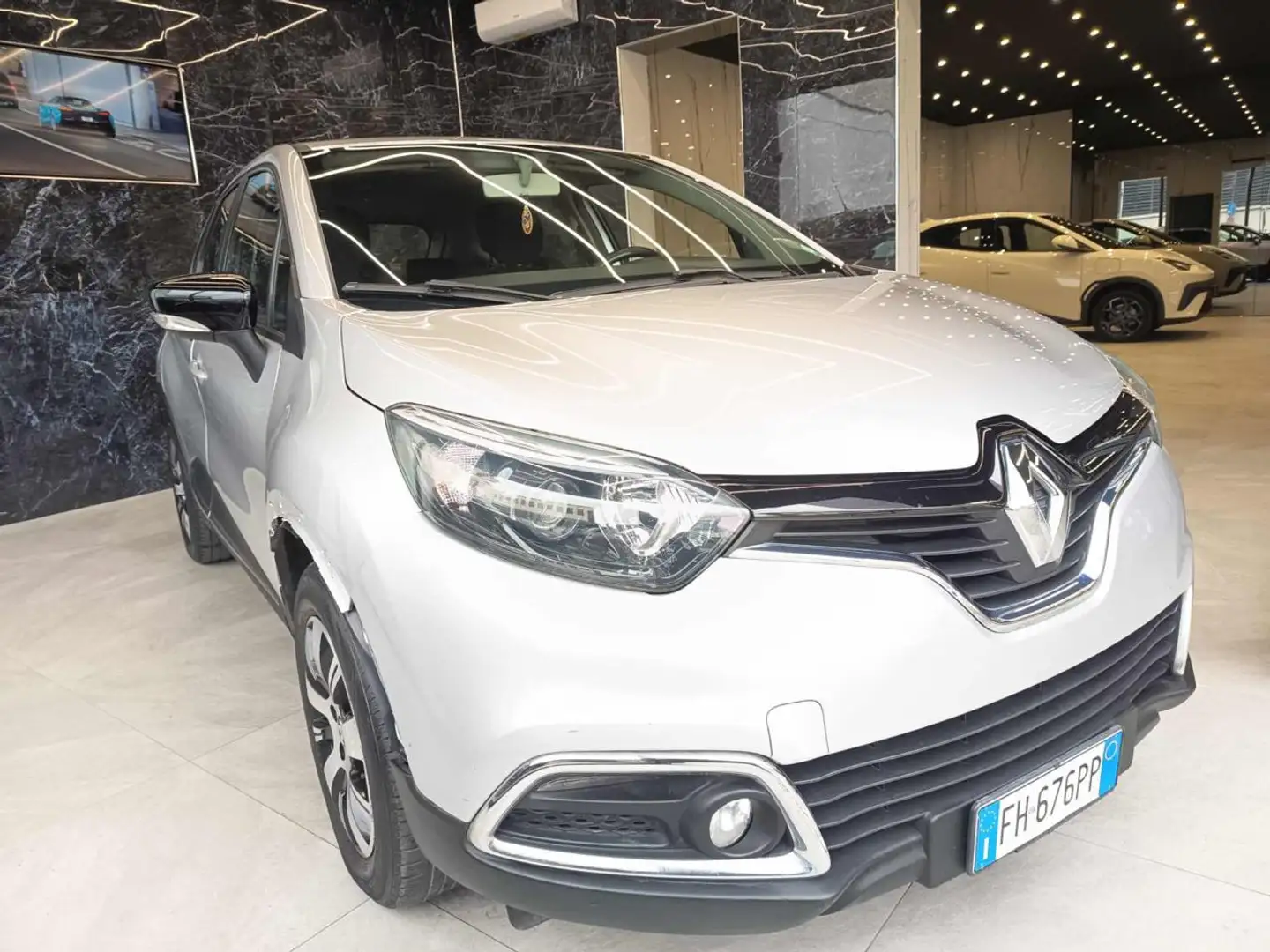 Renault Captur dCi 8V 110 CV Start&Stop Energy Intens Argent - 2