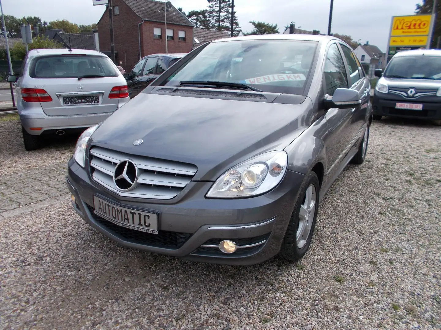 Mercedes-Benz B 180 Autom. 1.Hand,Scheckheft,Navi,nur68000KM Grau - 1