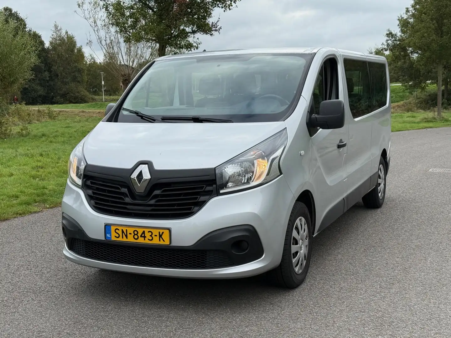Renault Trafic Passenger 1.6 dCi Grand Authentique Energy | 9 per Gri - 2