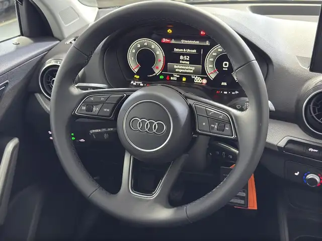 Audi Q2 view 8
