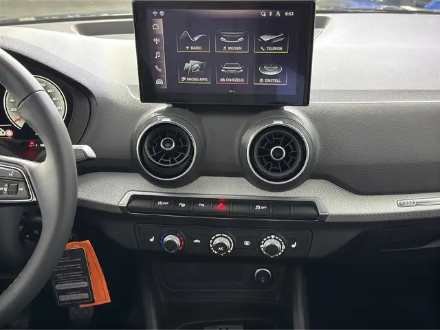 Audi Q2 view 10