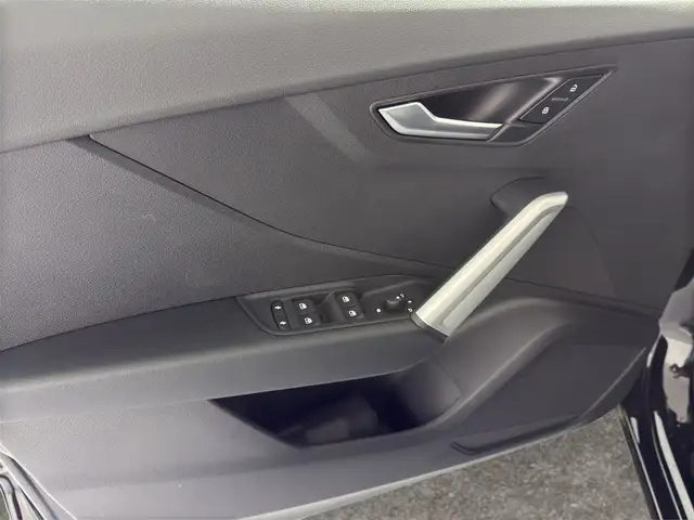 Audi Q2 view 12