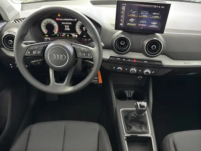 Audi Q2 view 7