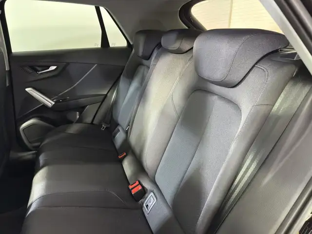 Audi Q2 view 13