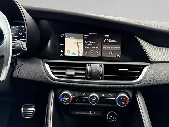 Alfa Romeo Giulia view 12