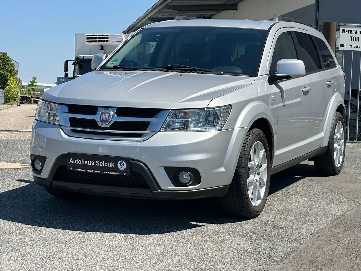 Fiat Freemont Urban *7-Sitzer*Leder*Navi*SHZ*AHK* Silber - 2