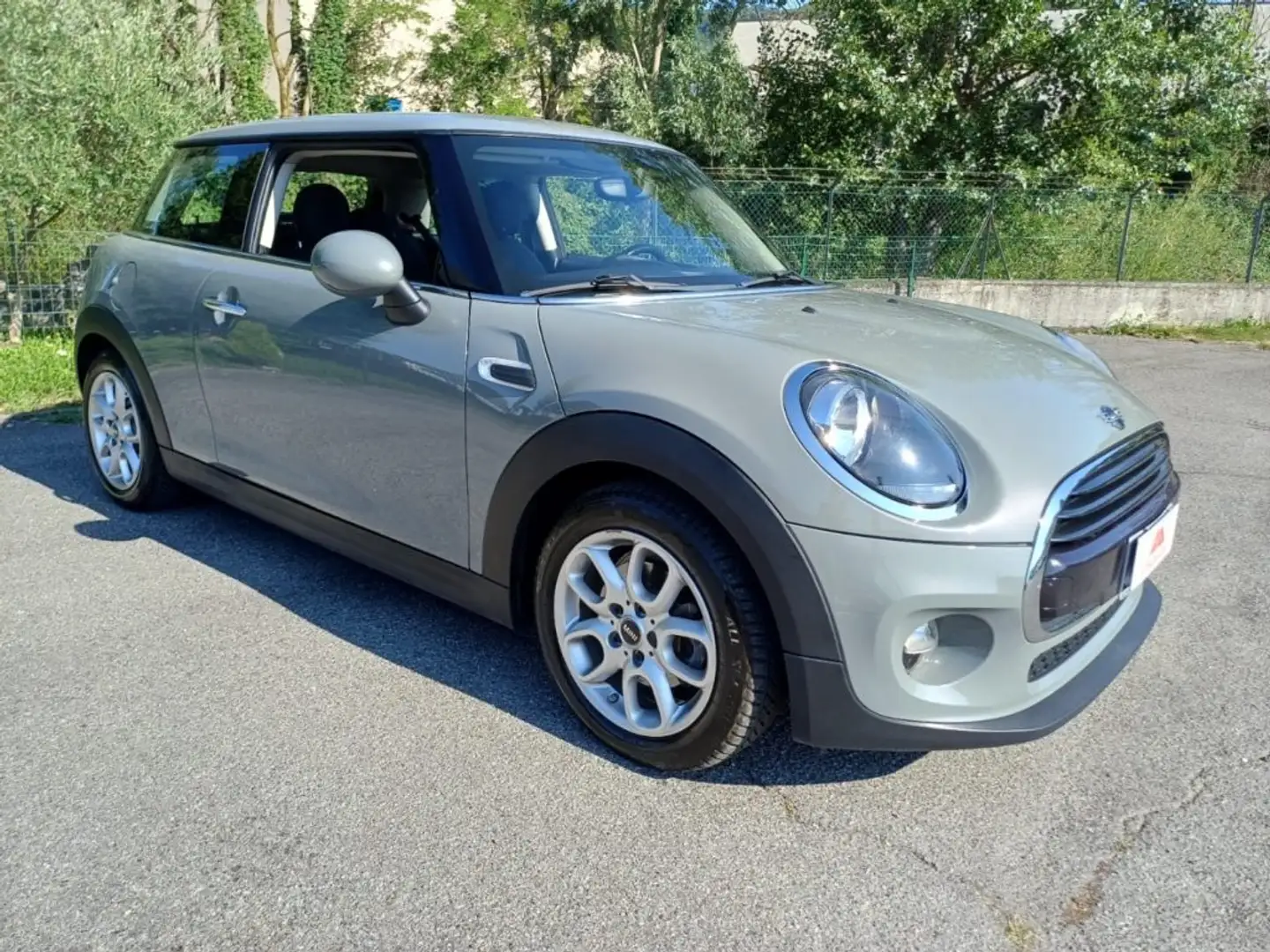 MINI Cooper D 1.5 Cooper D Business Automatica PER NEOPATENTATI Grigio - 2