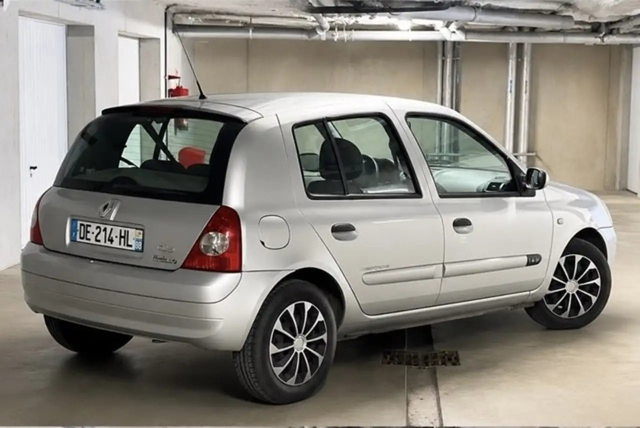Renault Clio Citadine 3 portes — photo 2
