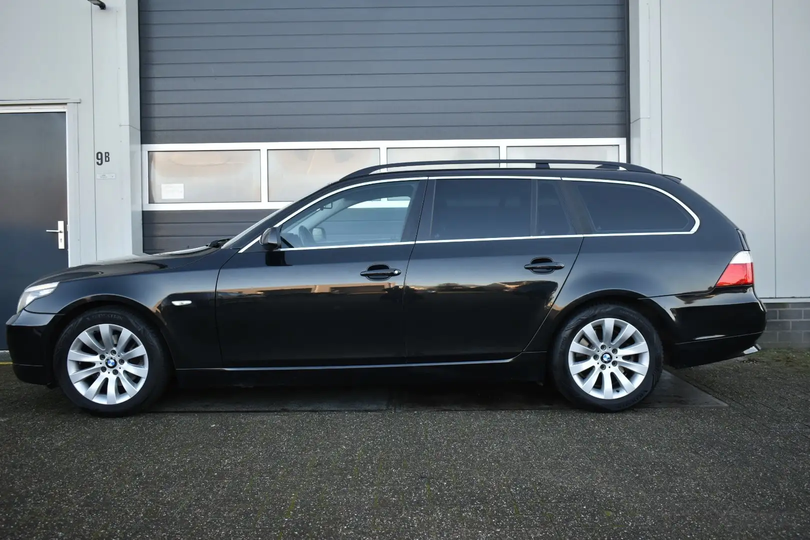 BMW 520 5-serie Touring 520i Corporate Lease Business Line Schwarz - 2