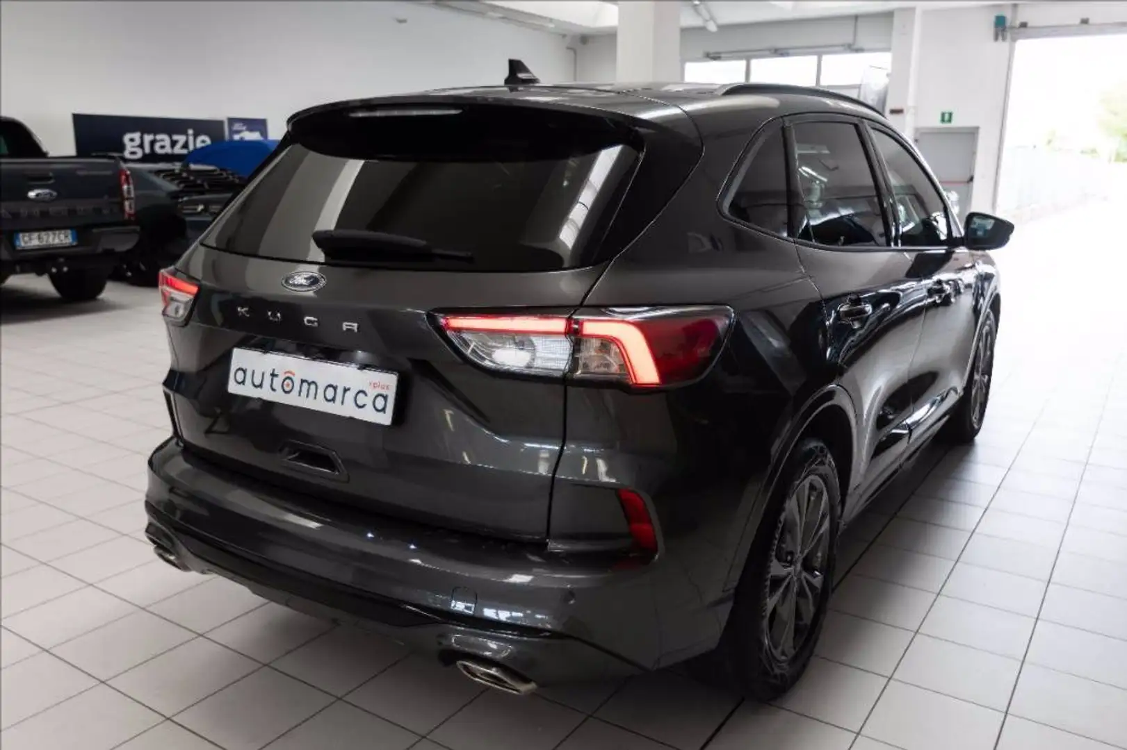 Ford Kuga 1.5 ecoblue ST-Line 2wd 120cv Grijs - 2