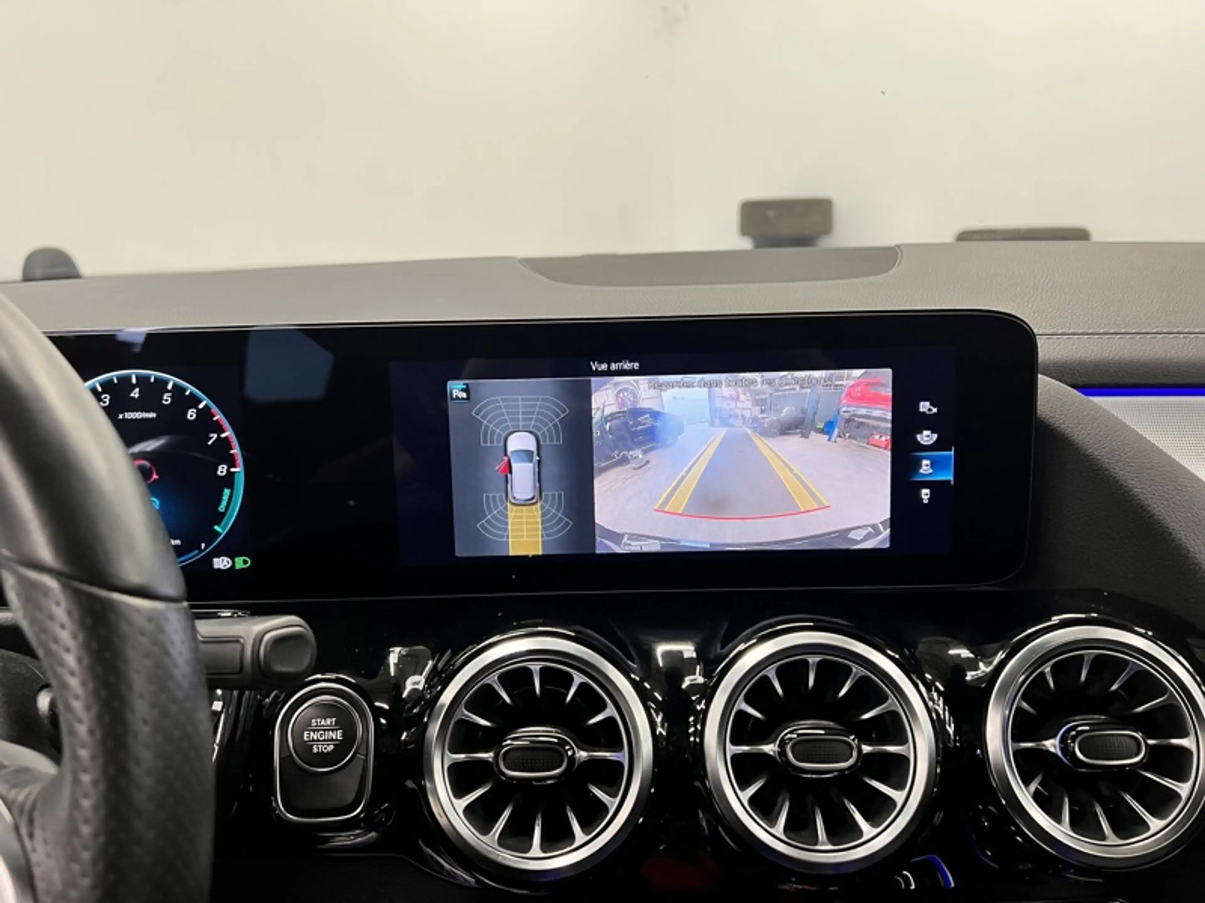 Mercedes-Benz B 250 e AMG Pack Night — photo 13