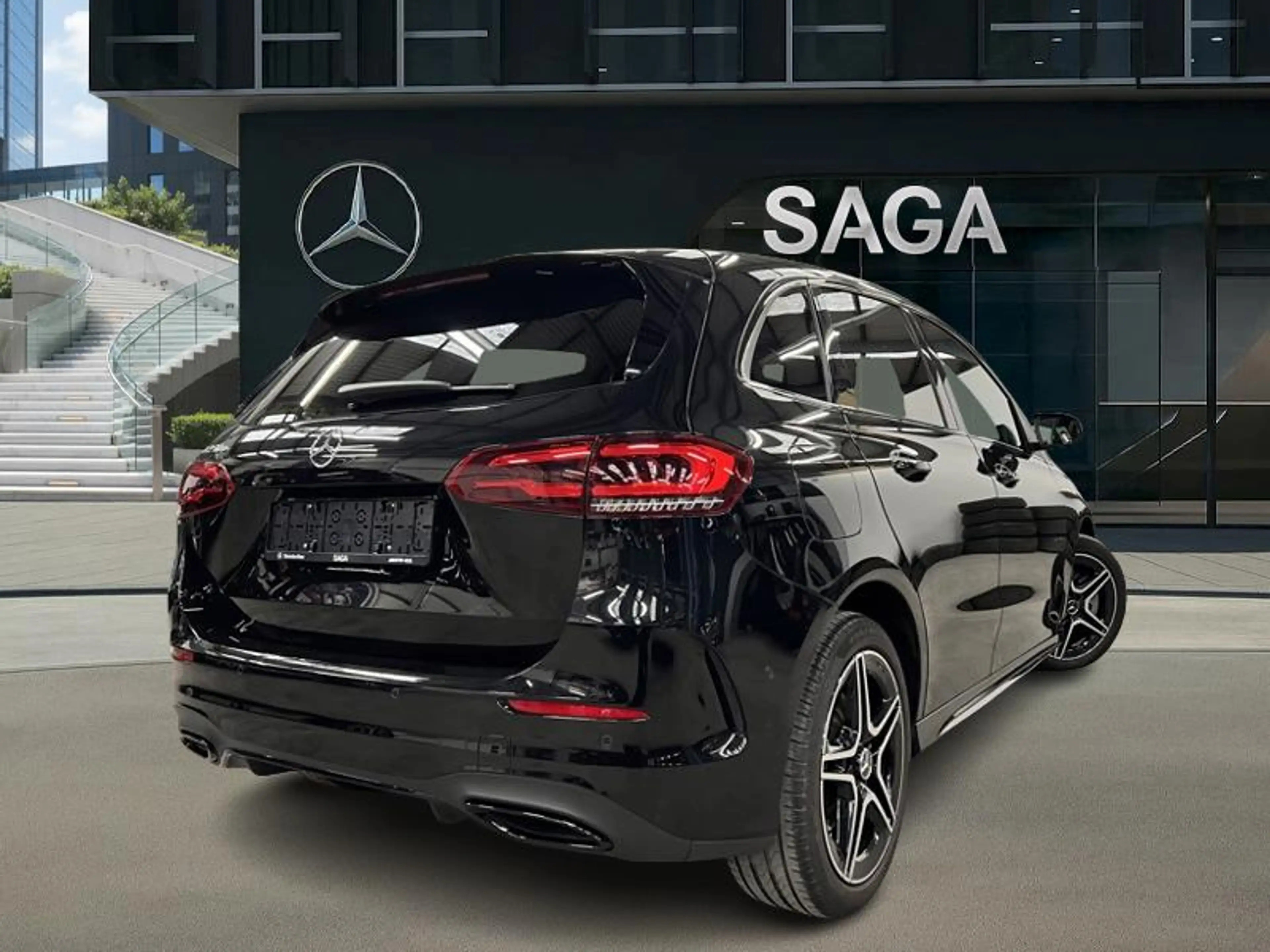 Mercedes-Benz B 250 e AMG Pack Night — photo 2