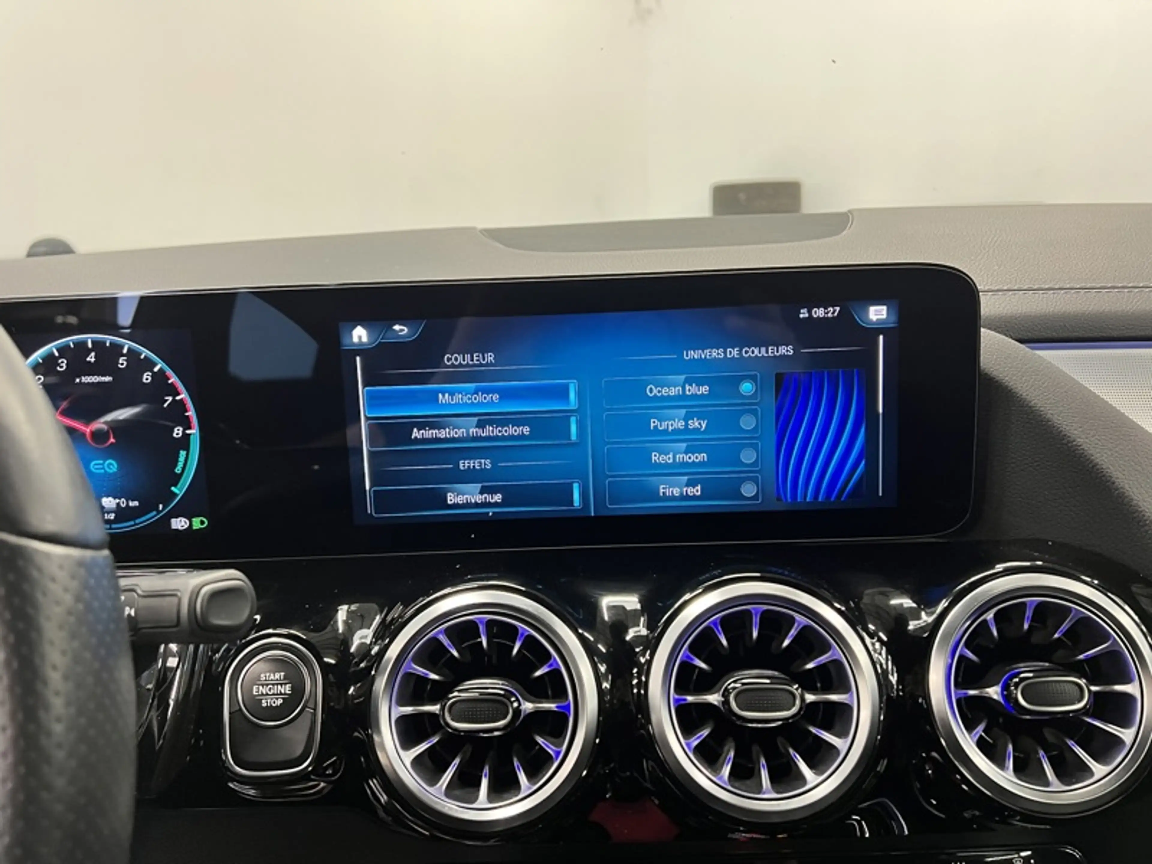 Mercedes-Benz B 250 e AMG Pack Night — photo 15