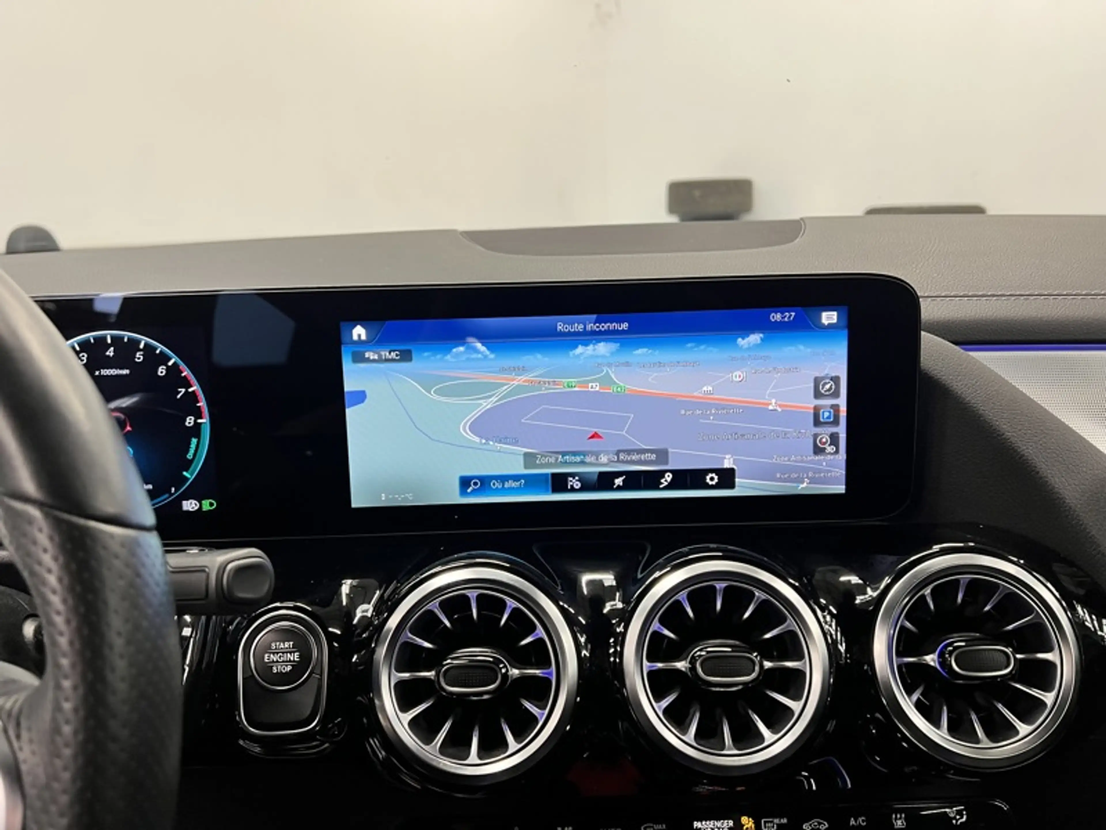 Mercedes-Benz B 250 e AMG Pack Night — photo 14