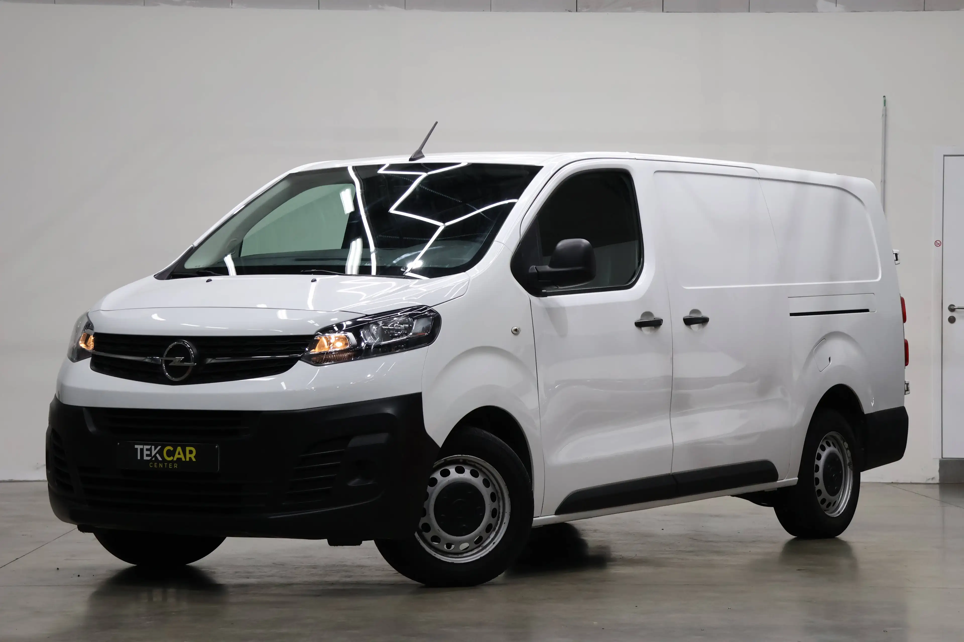 Opel Vivaro 1.5D Long version — photo 3