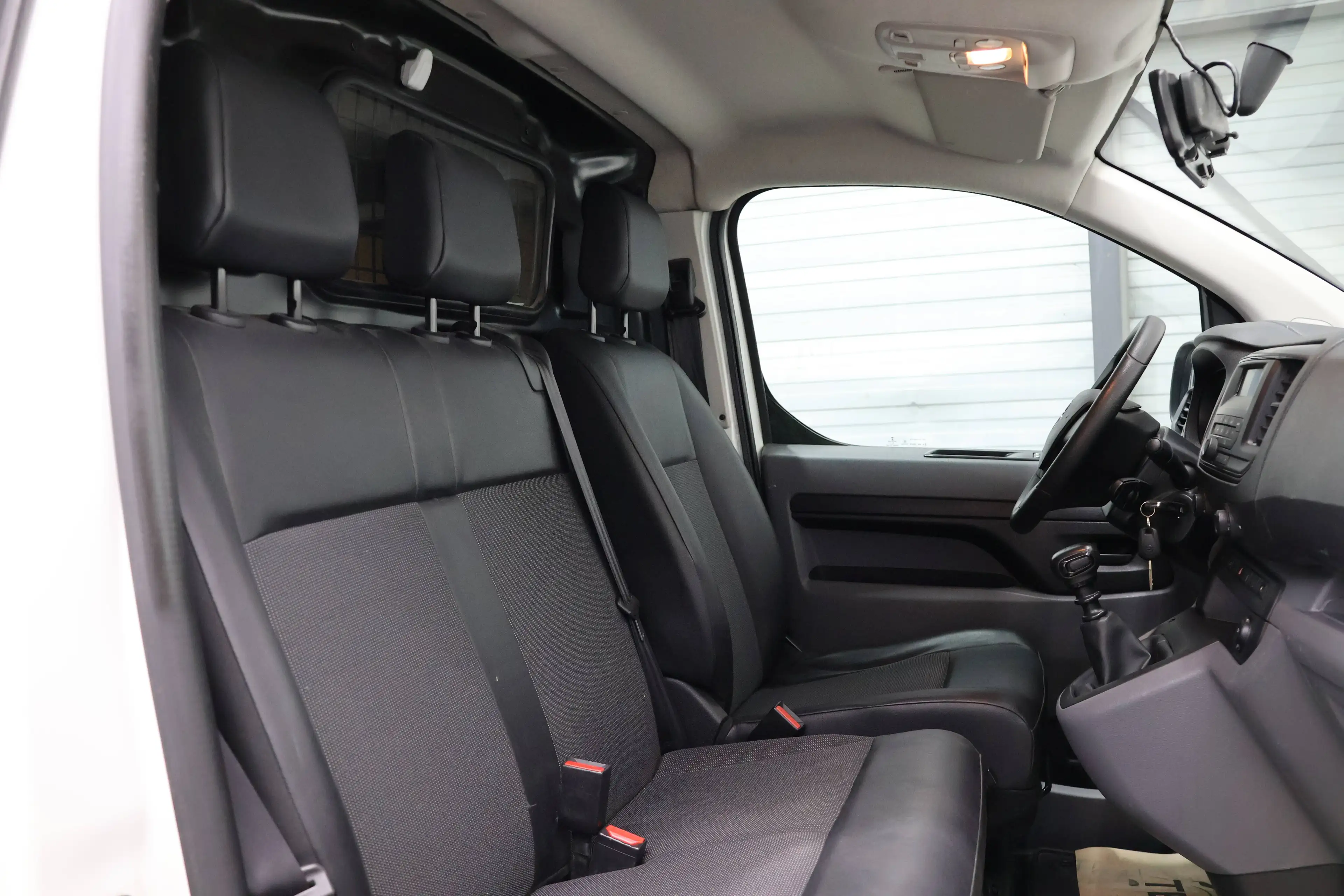 Opel Vivaro 1.5D Long version — photo 10