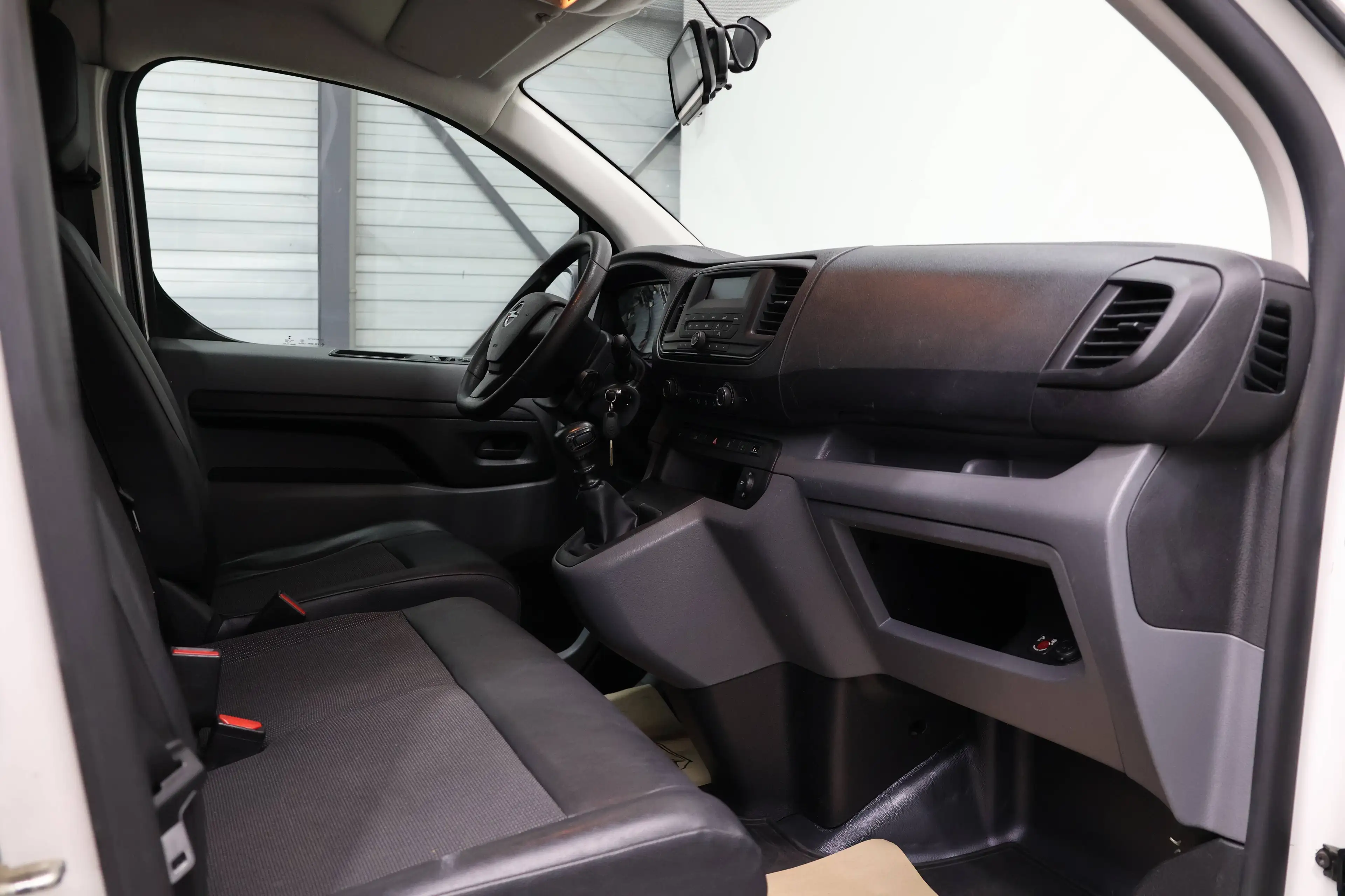Opel Vivaro 1.5D Long version — photo 9