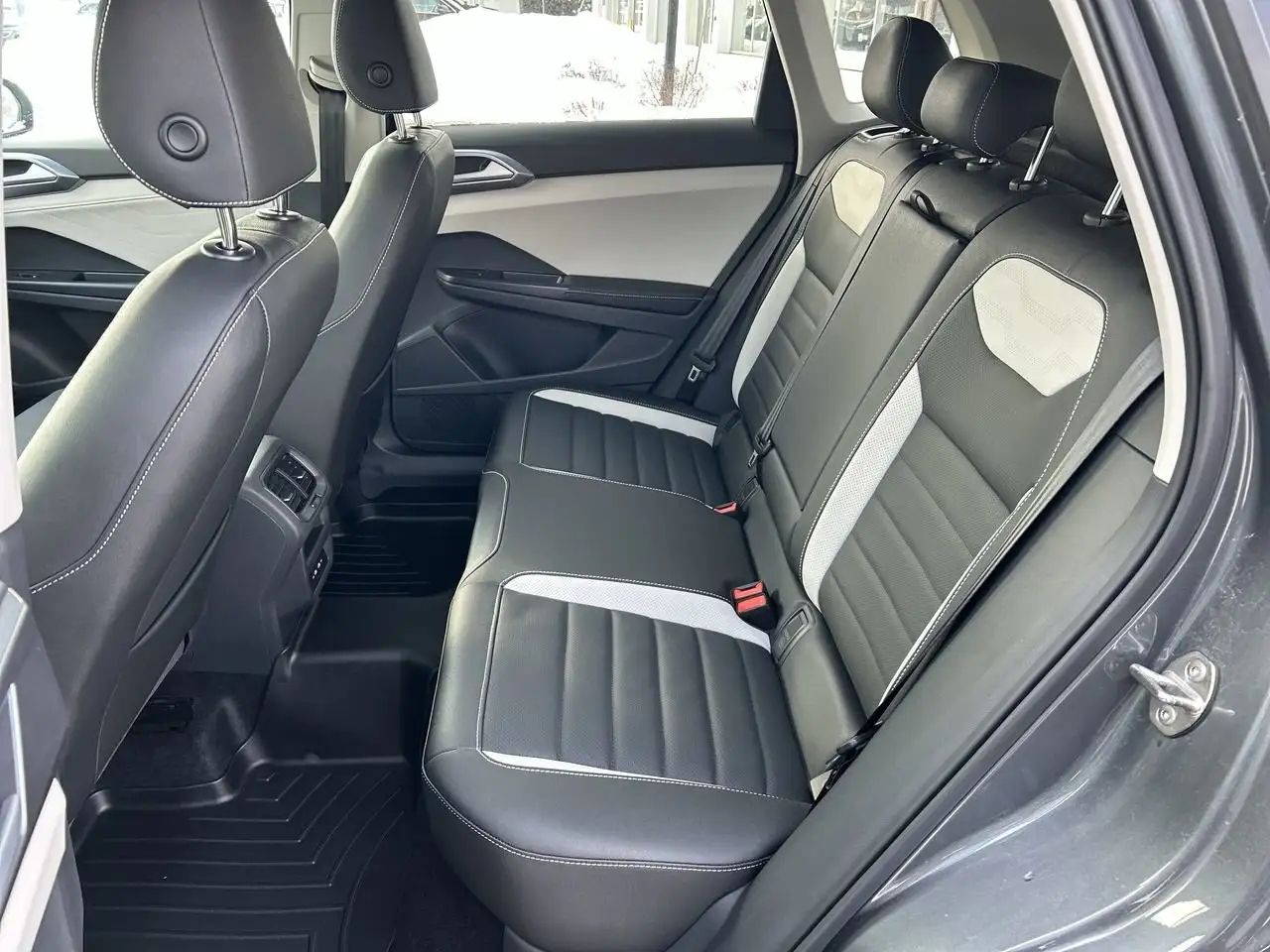 Volkswagen Taos снимка Volkswagen Taos